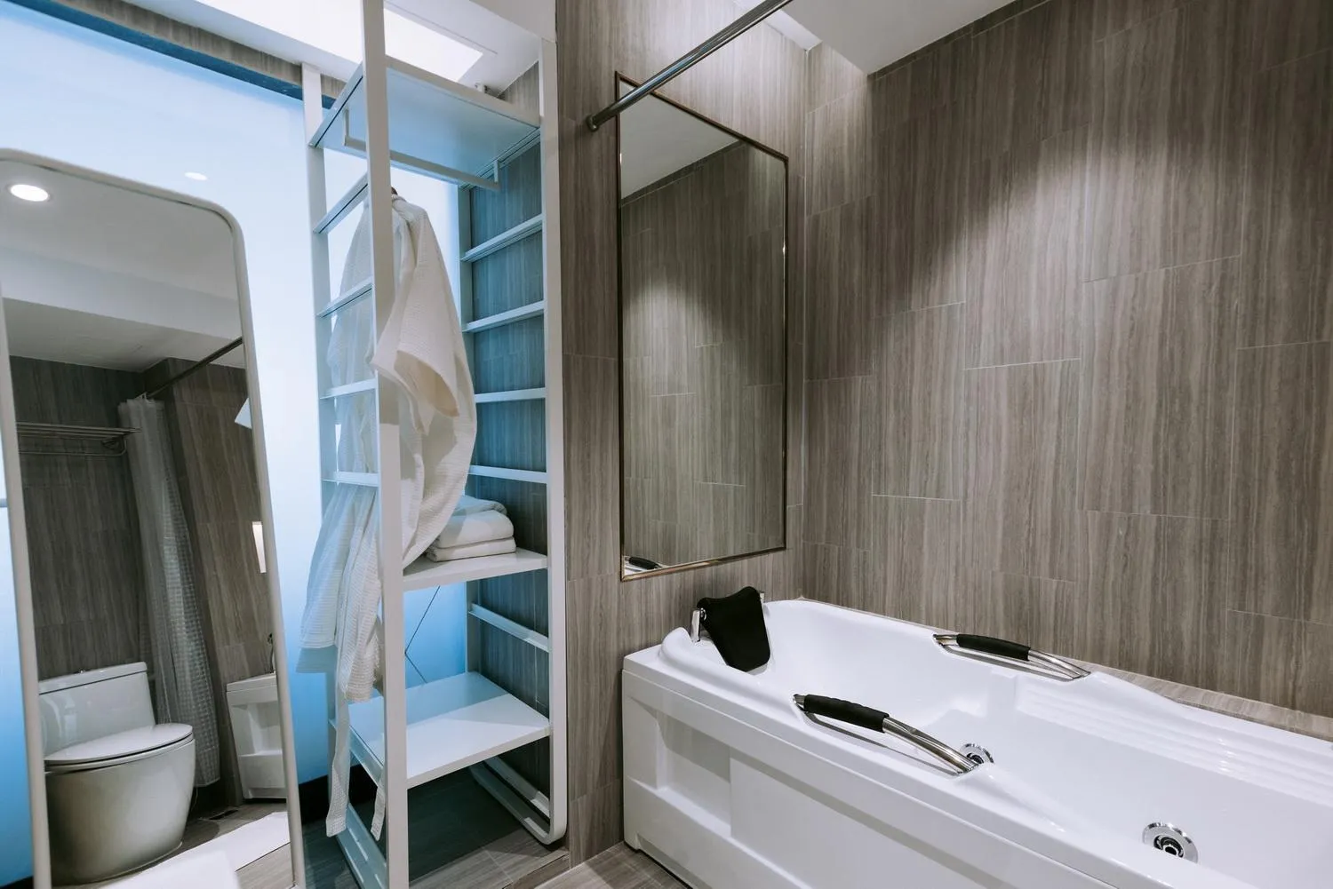 Bathroom in The Rich Hotel