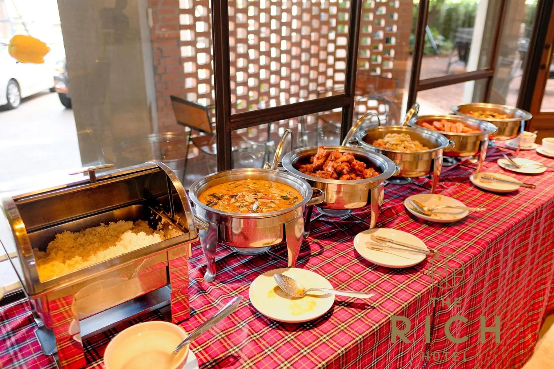 Breakfast in The Rich Hotel