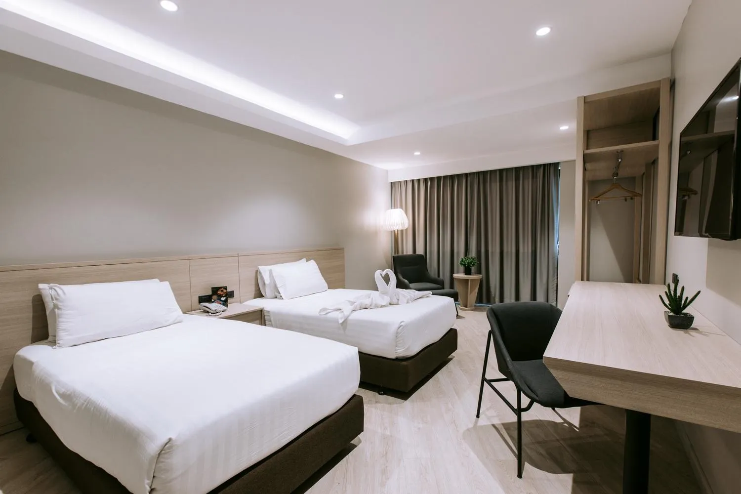 Photo of the whole room, Bed in The Rich Hotel