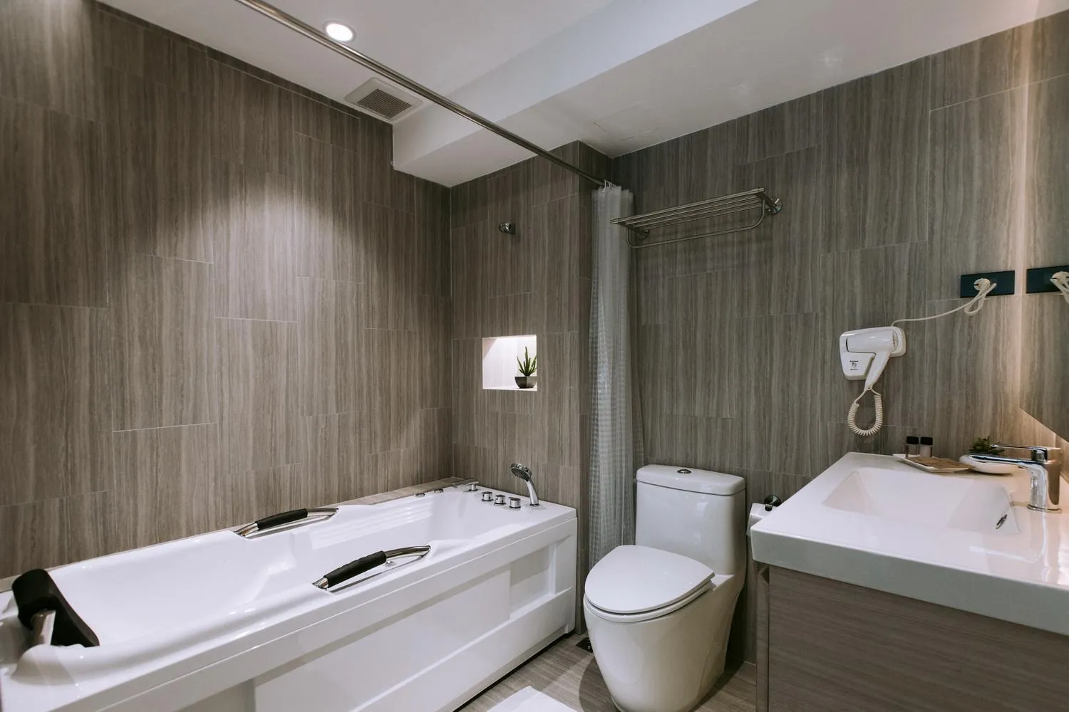 Bathroom in The Rich Hotel