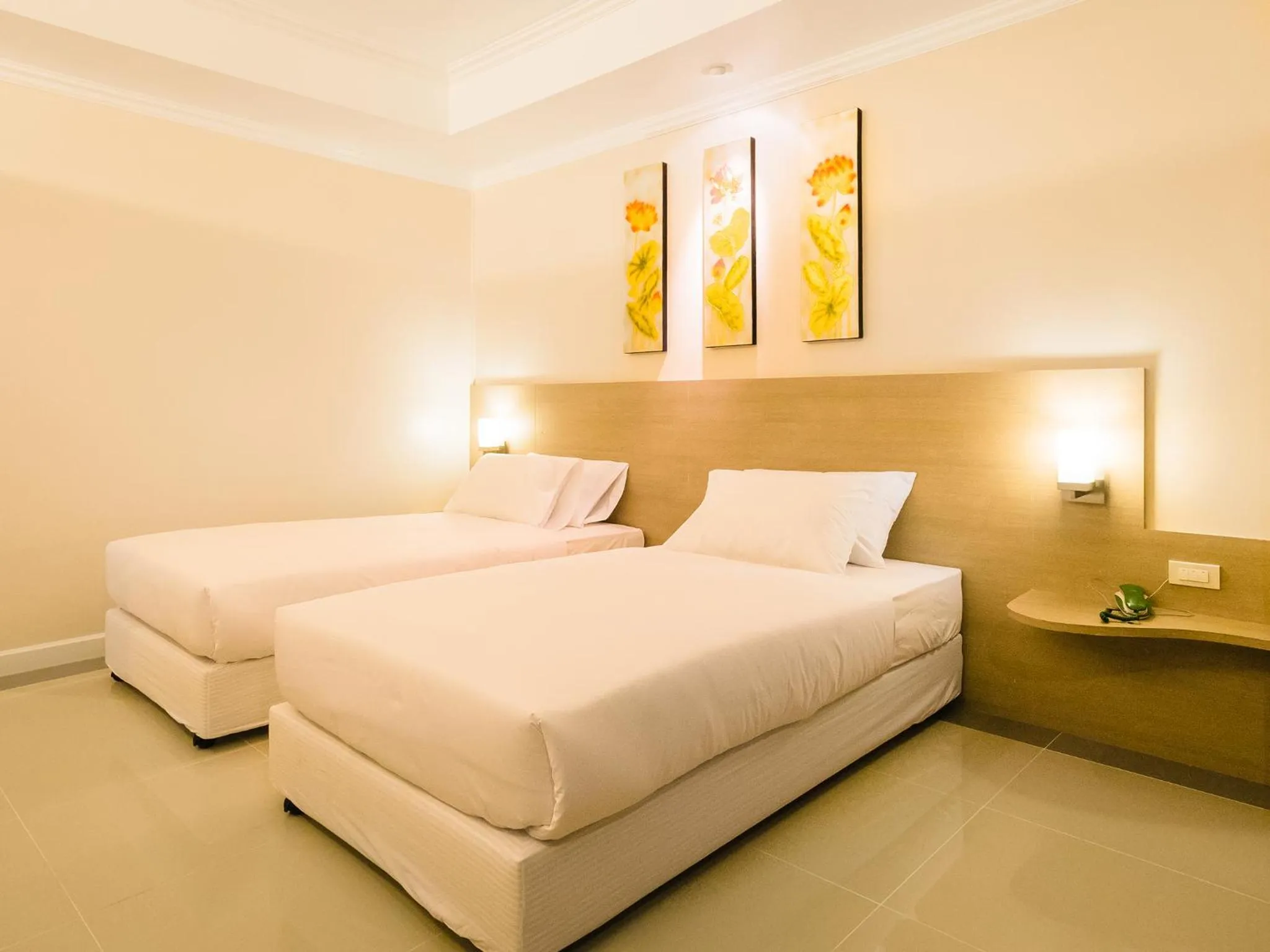 Photo of the whole room, Bed in The Rich Hotel