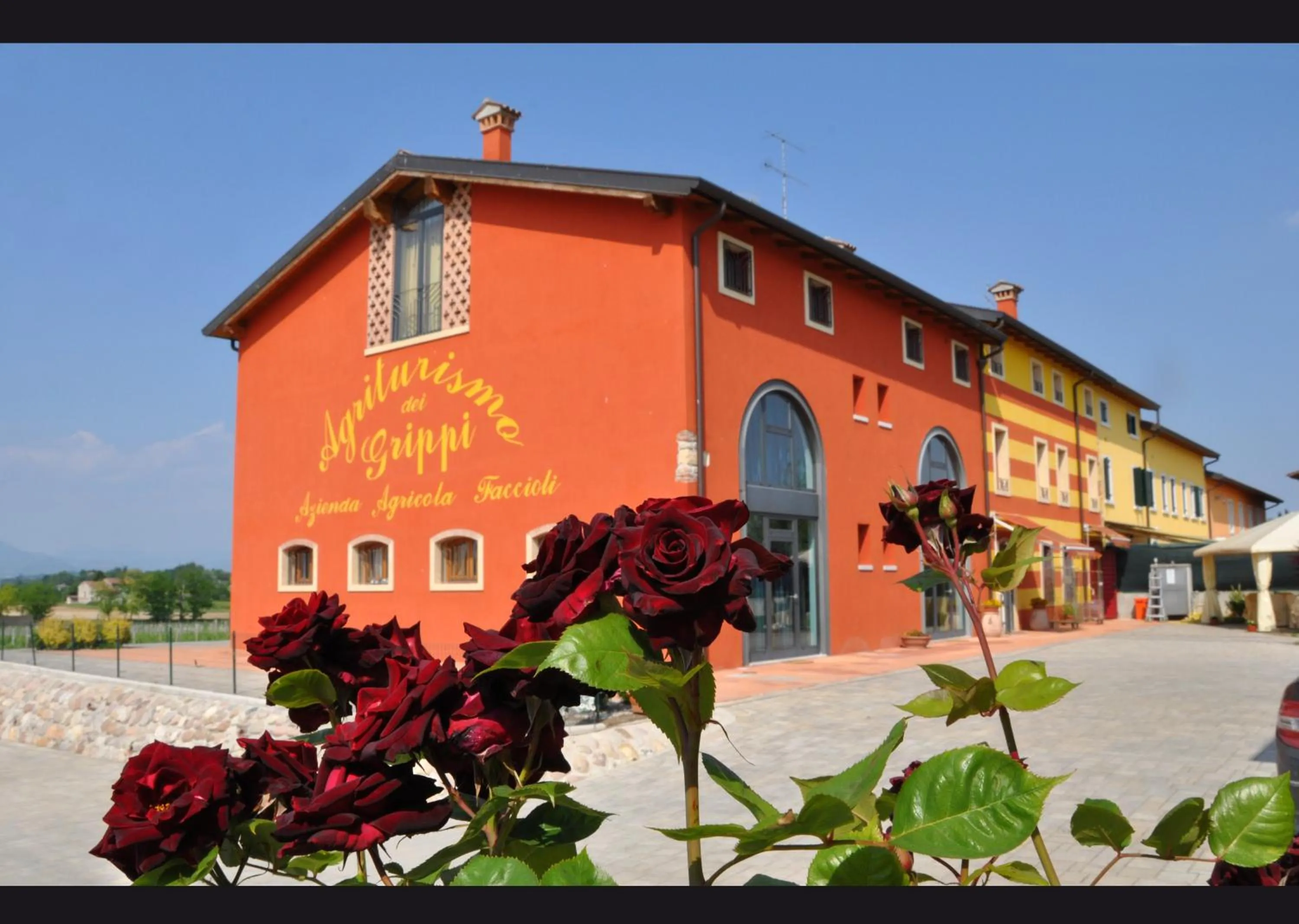 Facade/entrance in Agriturismo dei Grippi