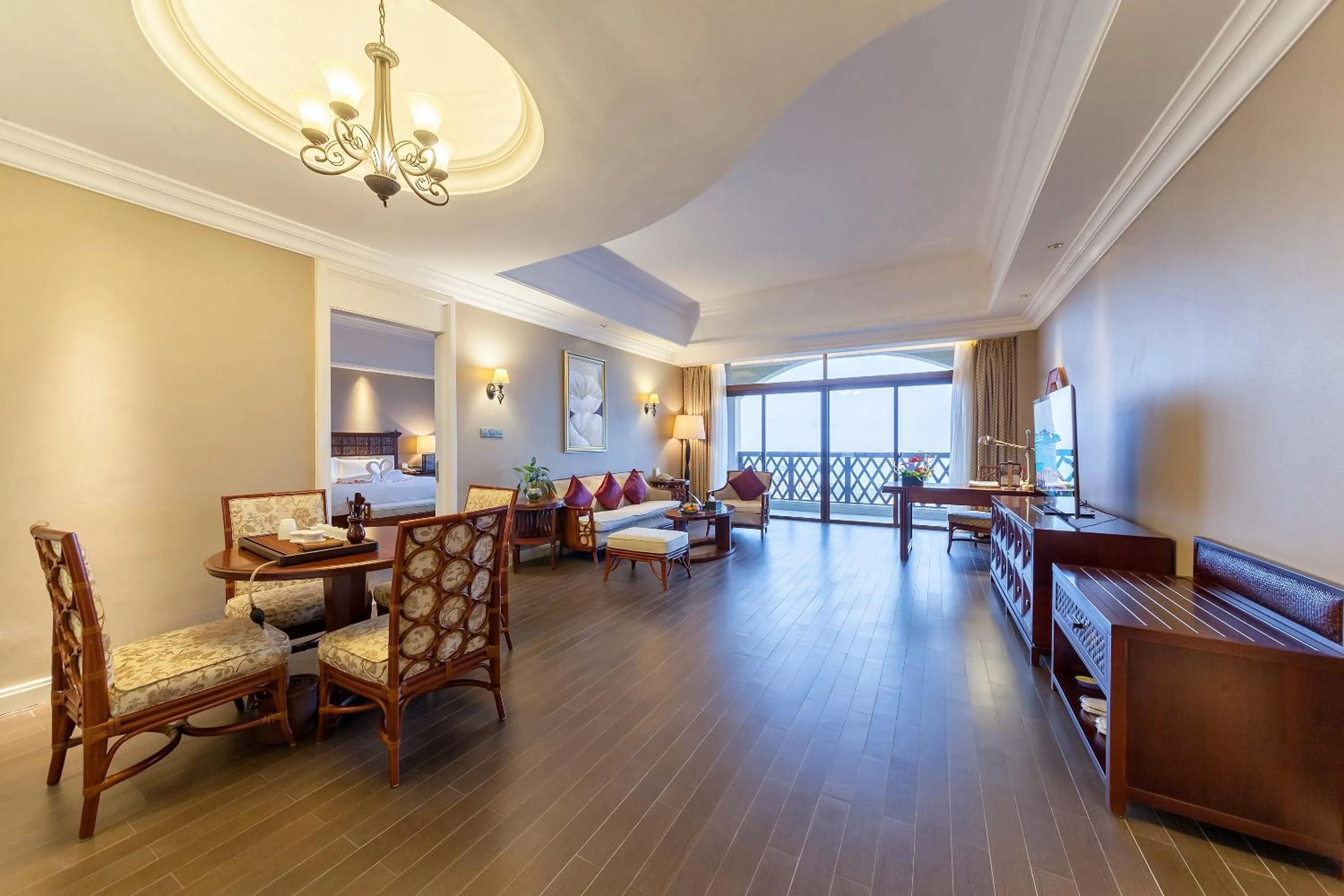 Living room in Xiamen Royal Victoria Hotel