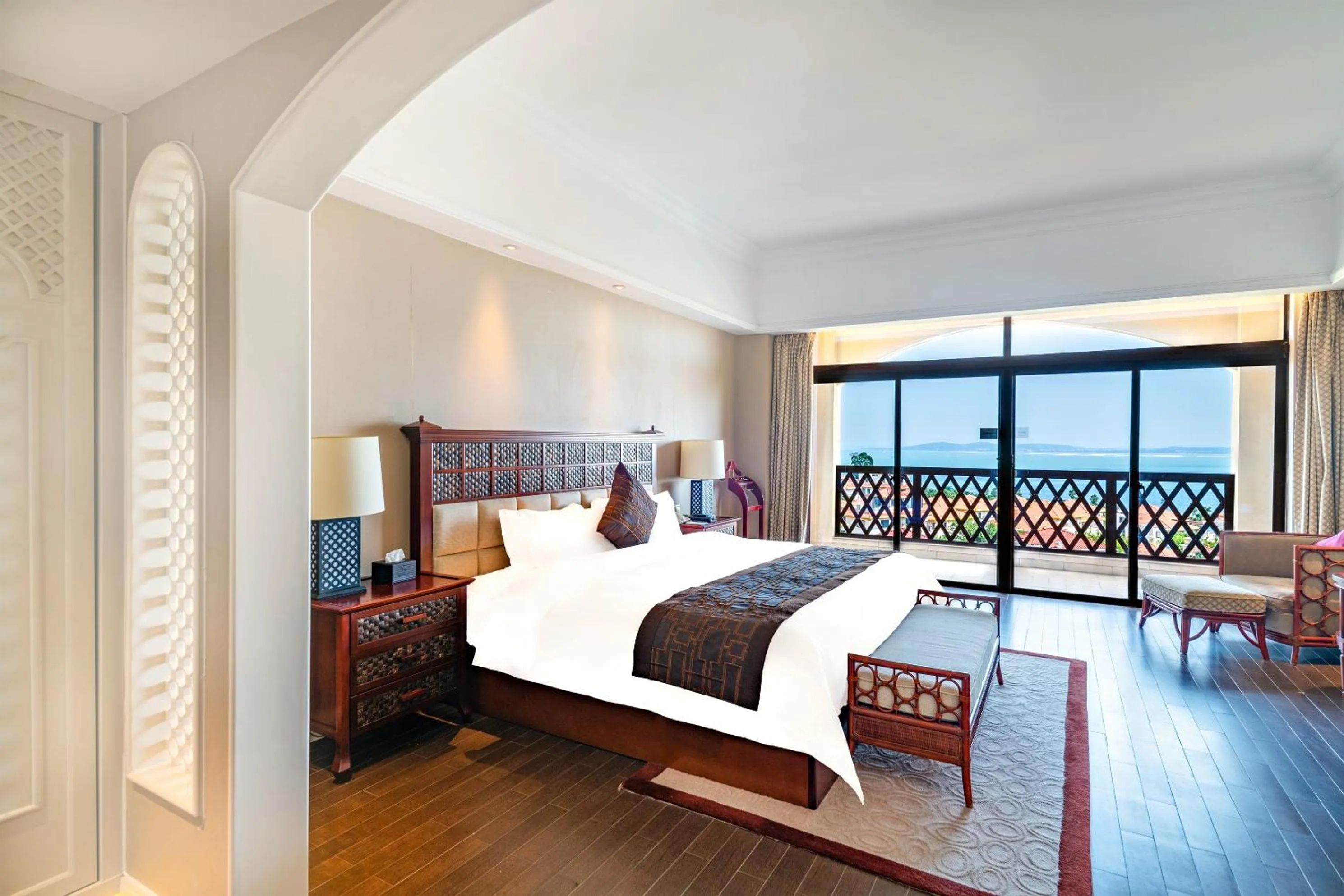 Photo of the whole room, Bed in Xiamen Royal Victoria Hotel