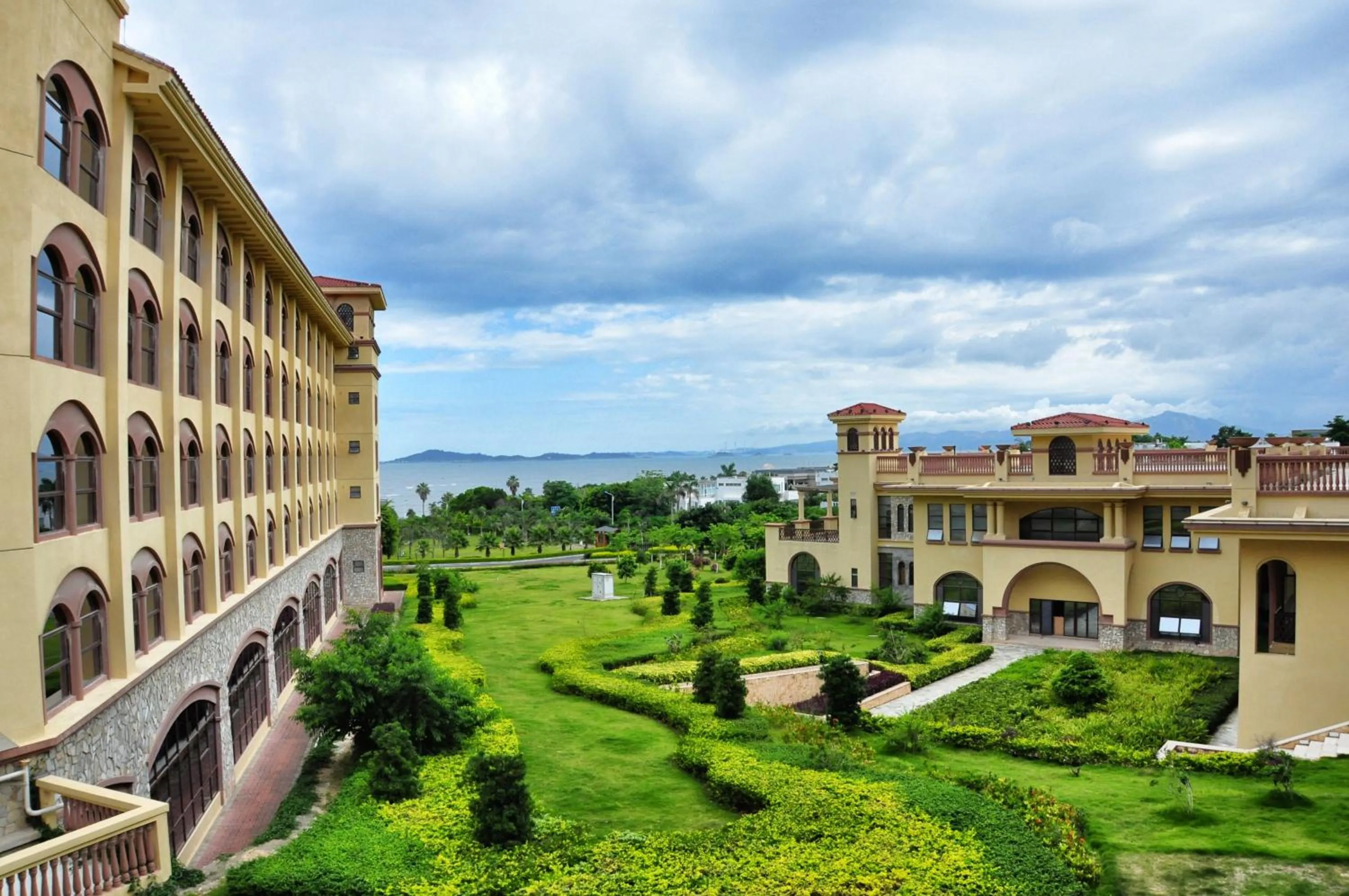 Garden view in Xiamen Royal Victoria Hotel