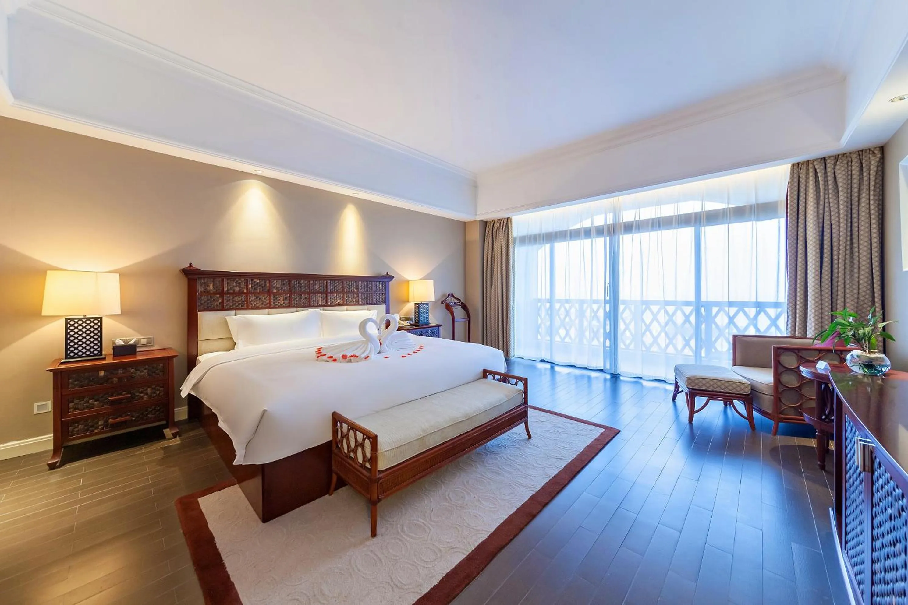 Photo of the whole room, Bed in Xiamen Royal Victoria Hotel