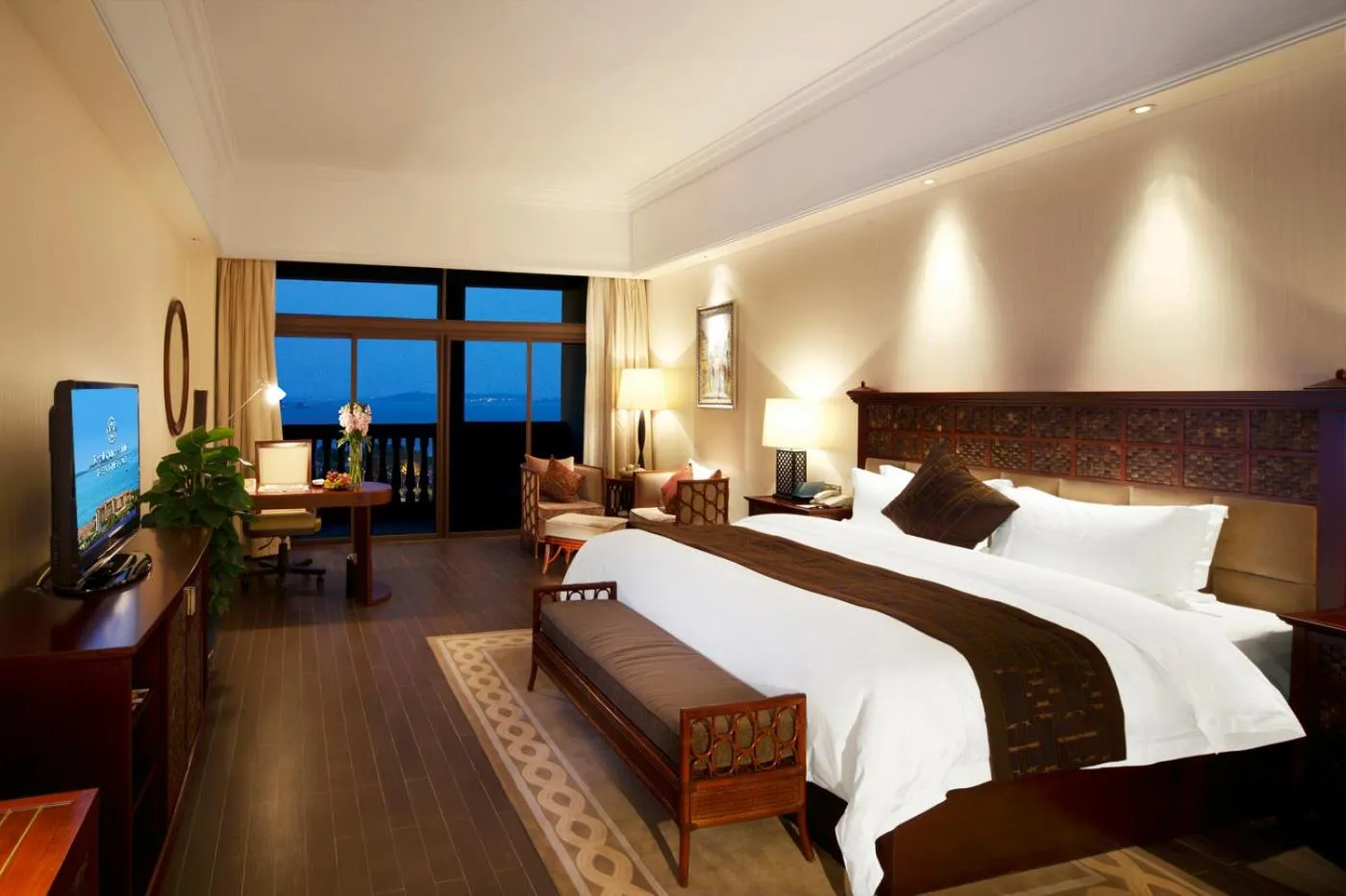 Sea view, Bed in Xiamen Royal Victoria Hotel