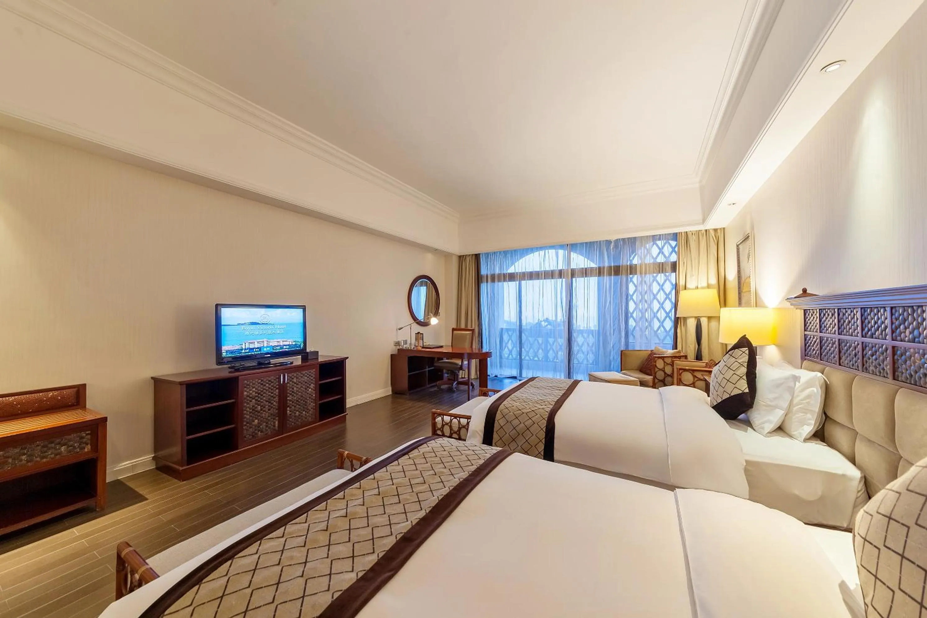 Photo of the whole room, Bed in Xiamen Royal Victoria Hotel