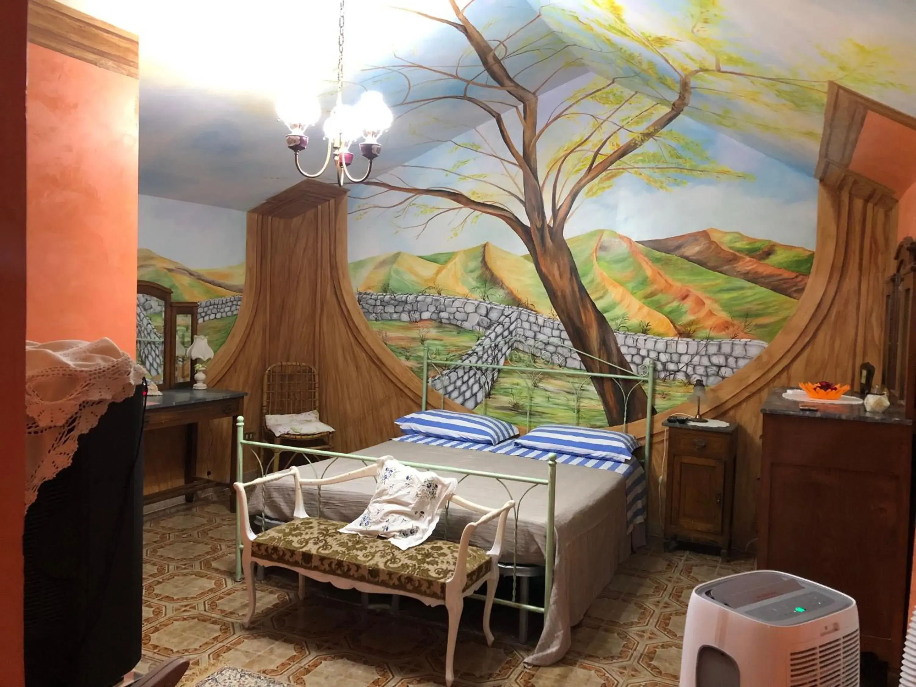 Triple Room with Private Bathroom in Bed and Breakfast IL CAVALIERE Triple Room with Private Bathroom in Bed and Breakfast IL CAVALIERE