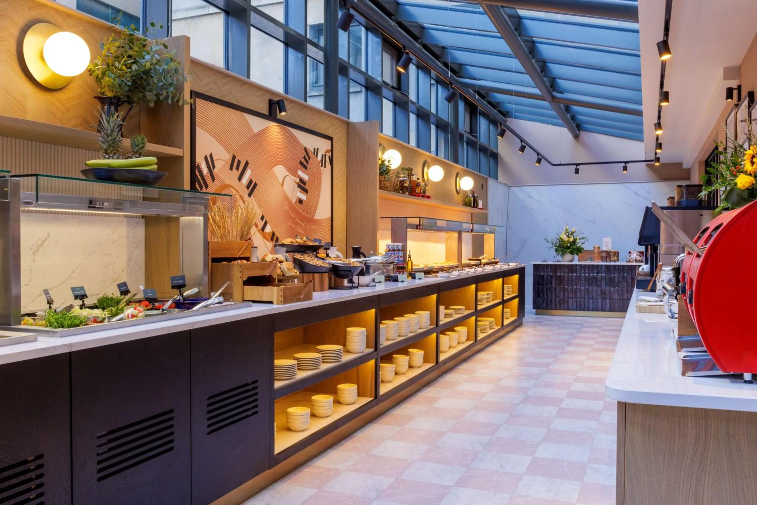 Food and drinks in Hilton Garden Inn Dublin City Centre