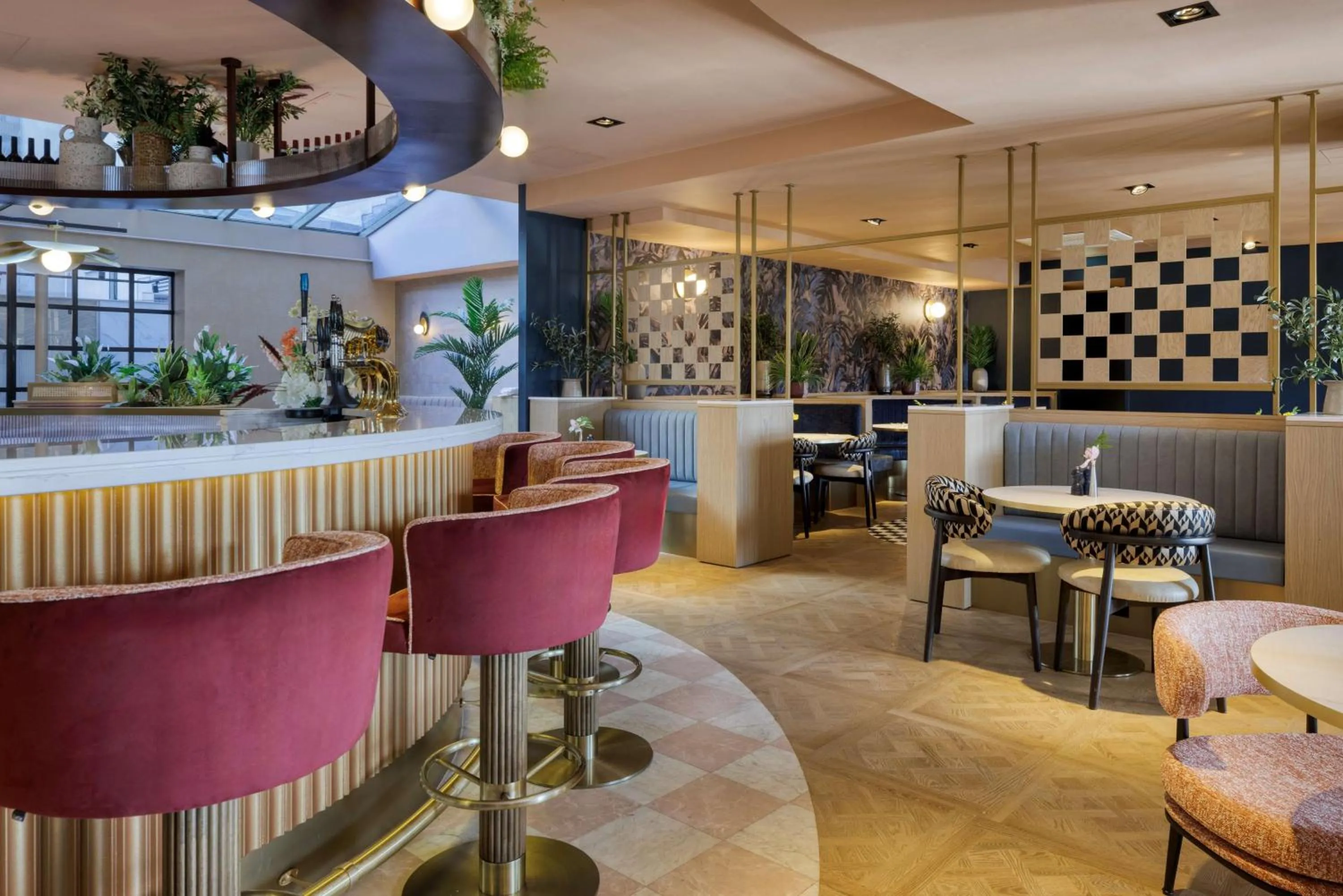 Lounge or bar in Hilton Garden Inn Dublin City Centre