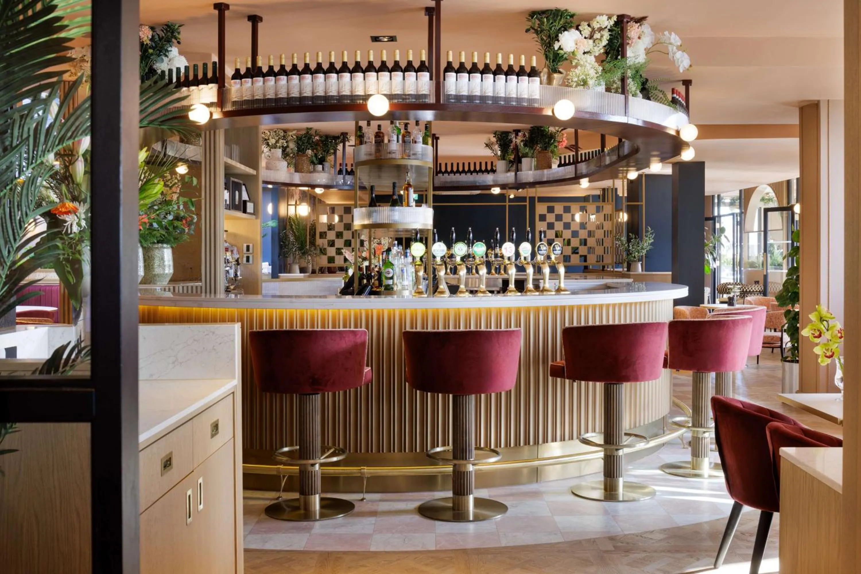 Lounge or bar in Hilton Garden Inn Dublin City Centre