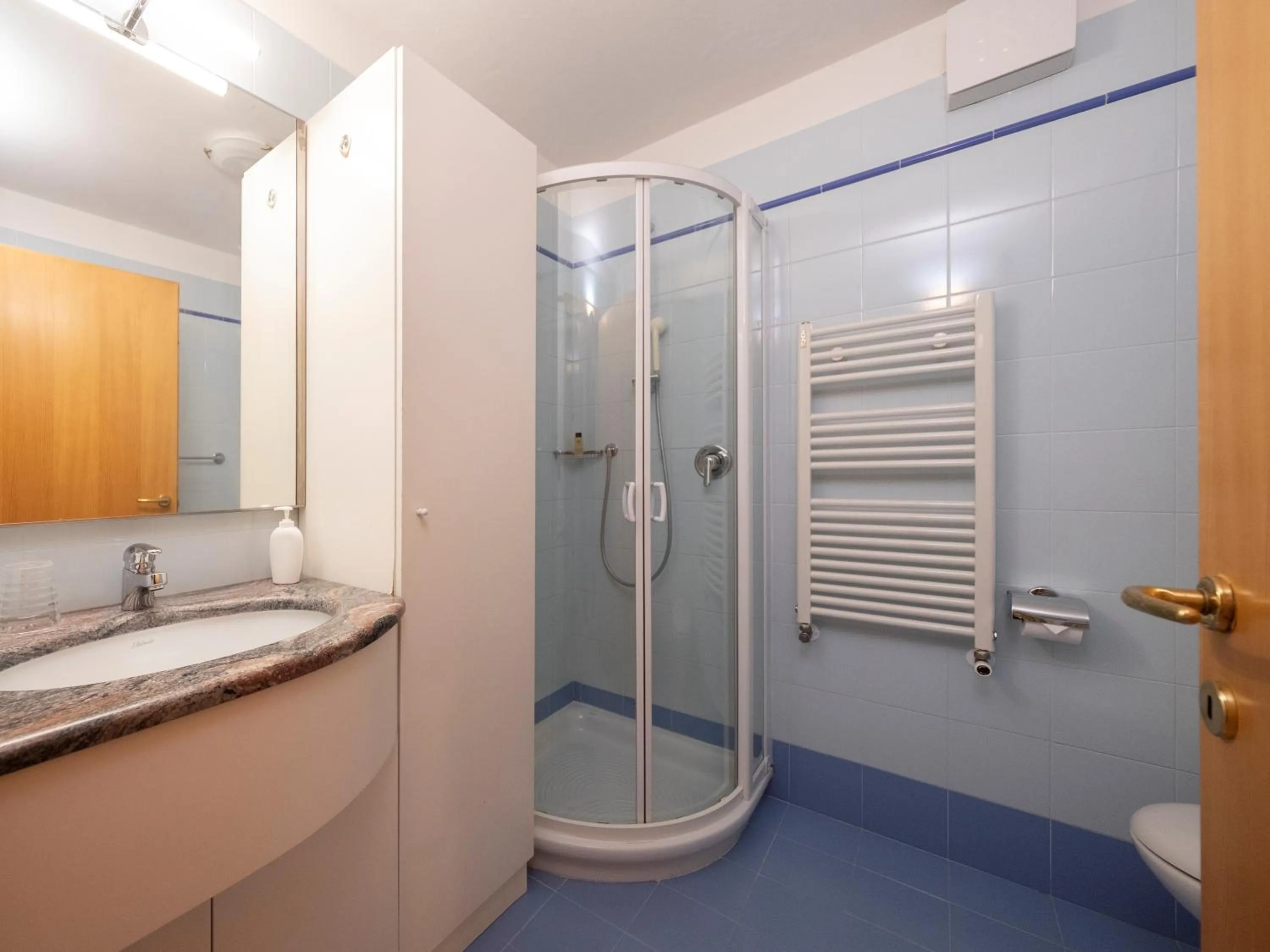 Shower in Residence Lagorai - Fiemme Holidays
