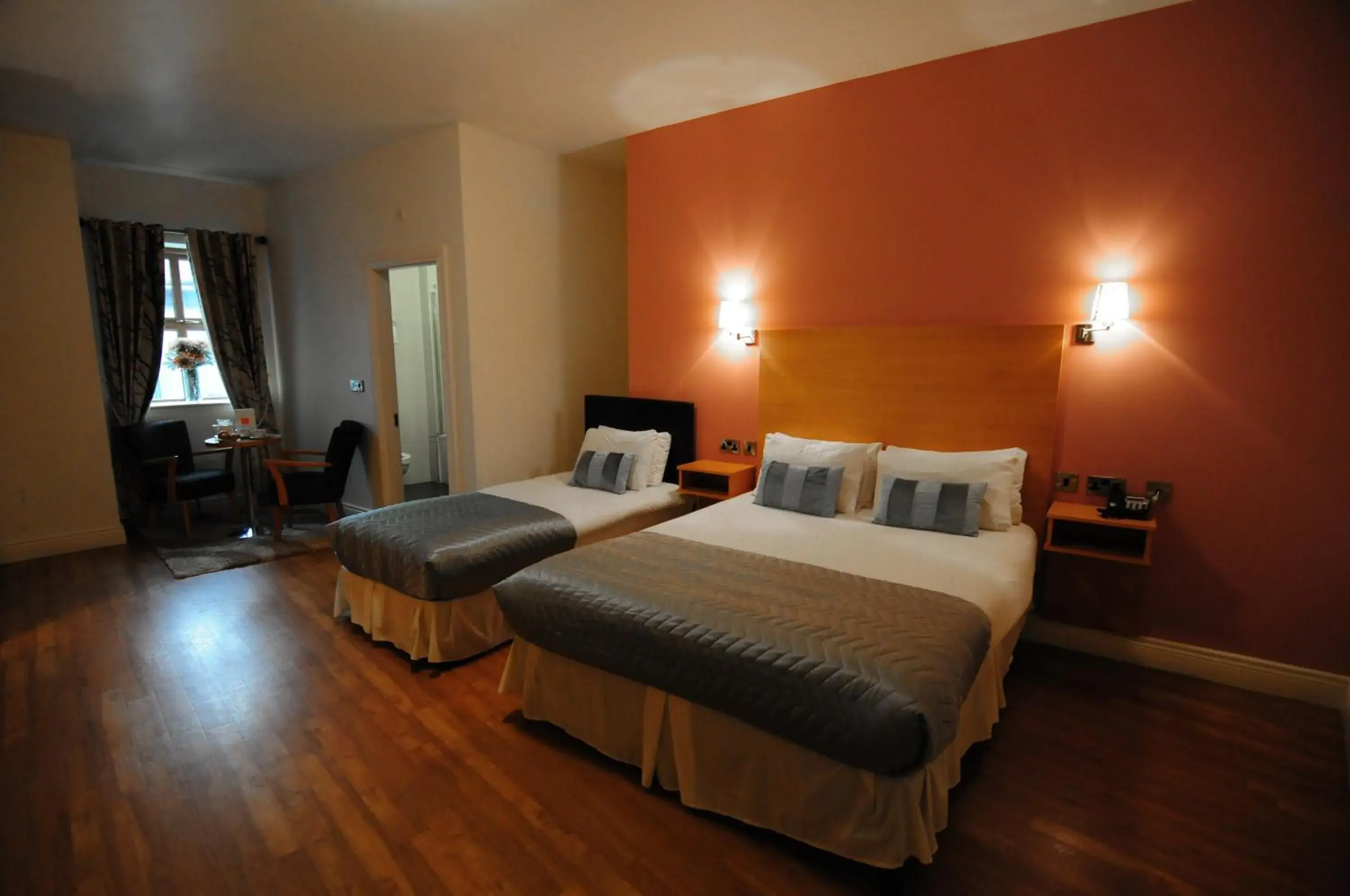 Basic Triple Room in The Coach House Hotel Basic Triple Room in The Coach House Hotel