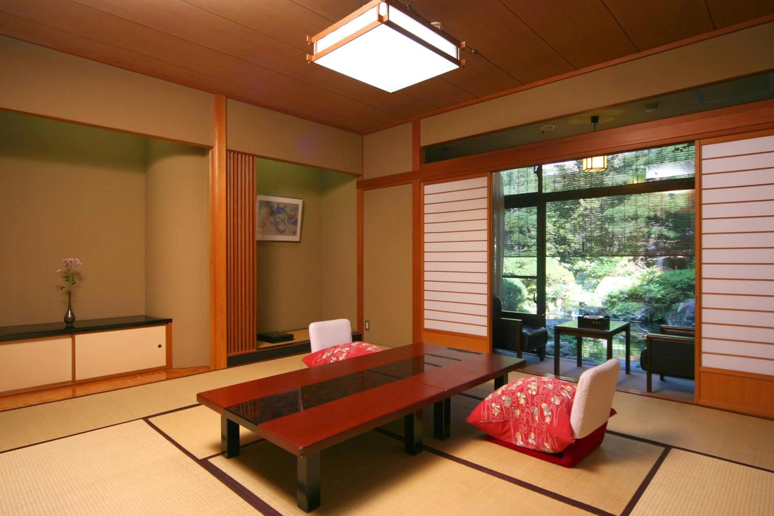 Photo of the whole room in Awazuonsen Kitahachi