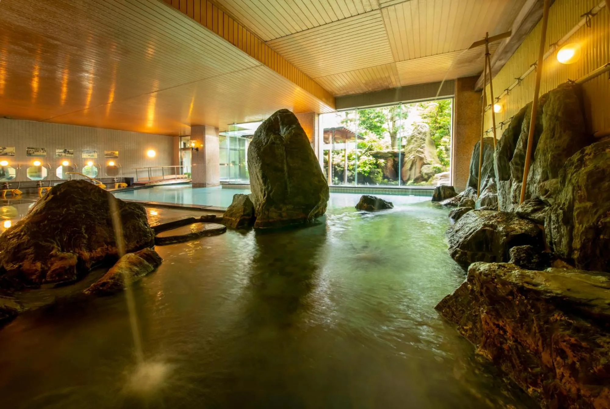 Hot Spring Bath in Awazuonsen Kitahachi