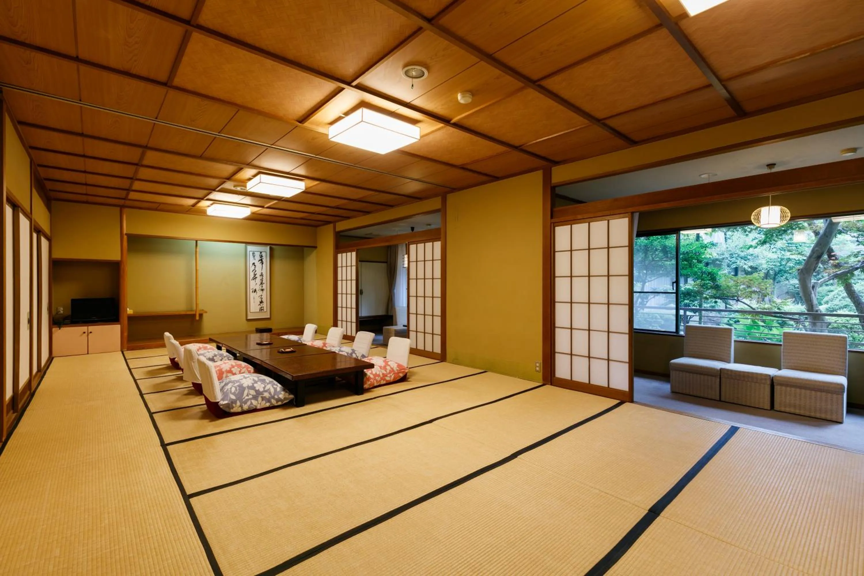 Photo of the whole room in Awazuonsen Kitahachi