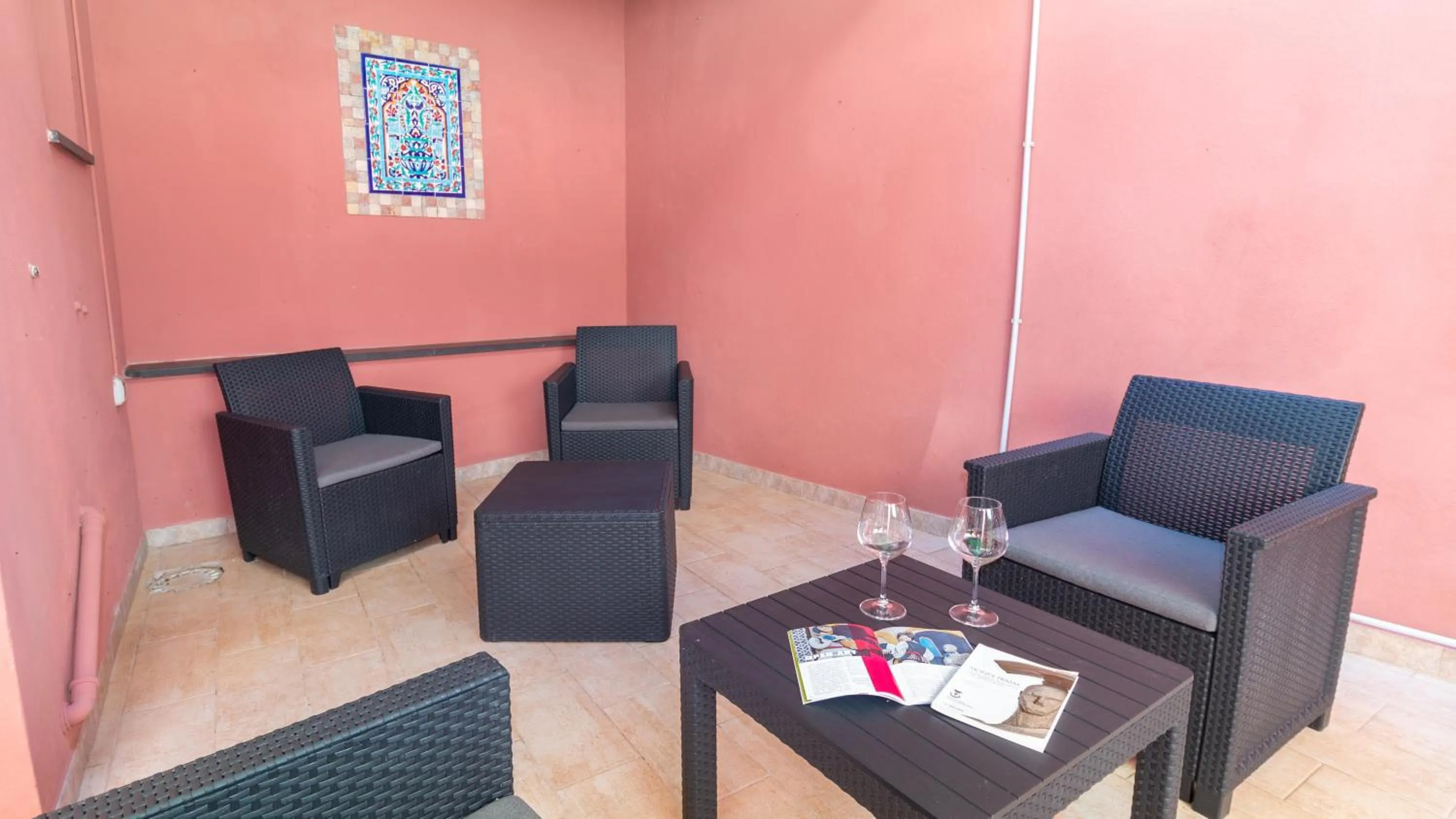 Inner courtyard view in Affittacamere Juighissa Leonora