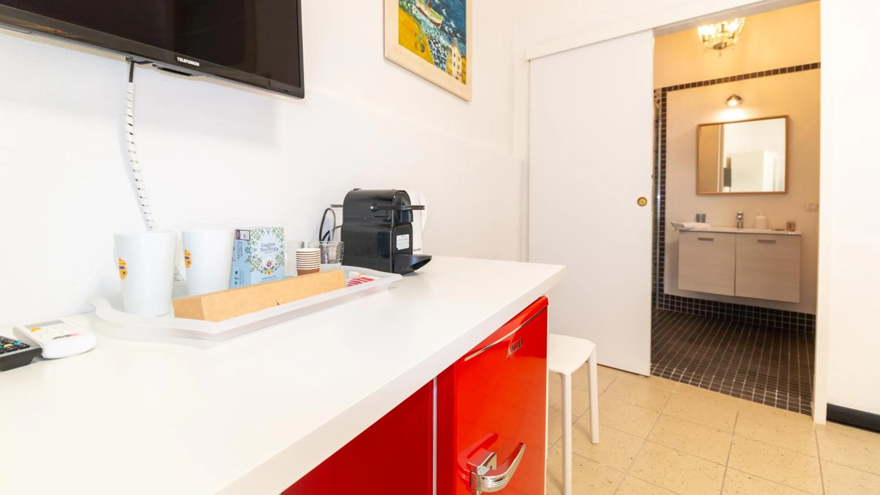 TV and multimedia in Affittacamere Juighissa Leonora