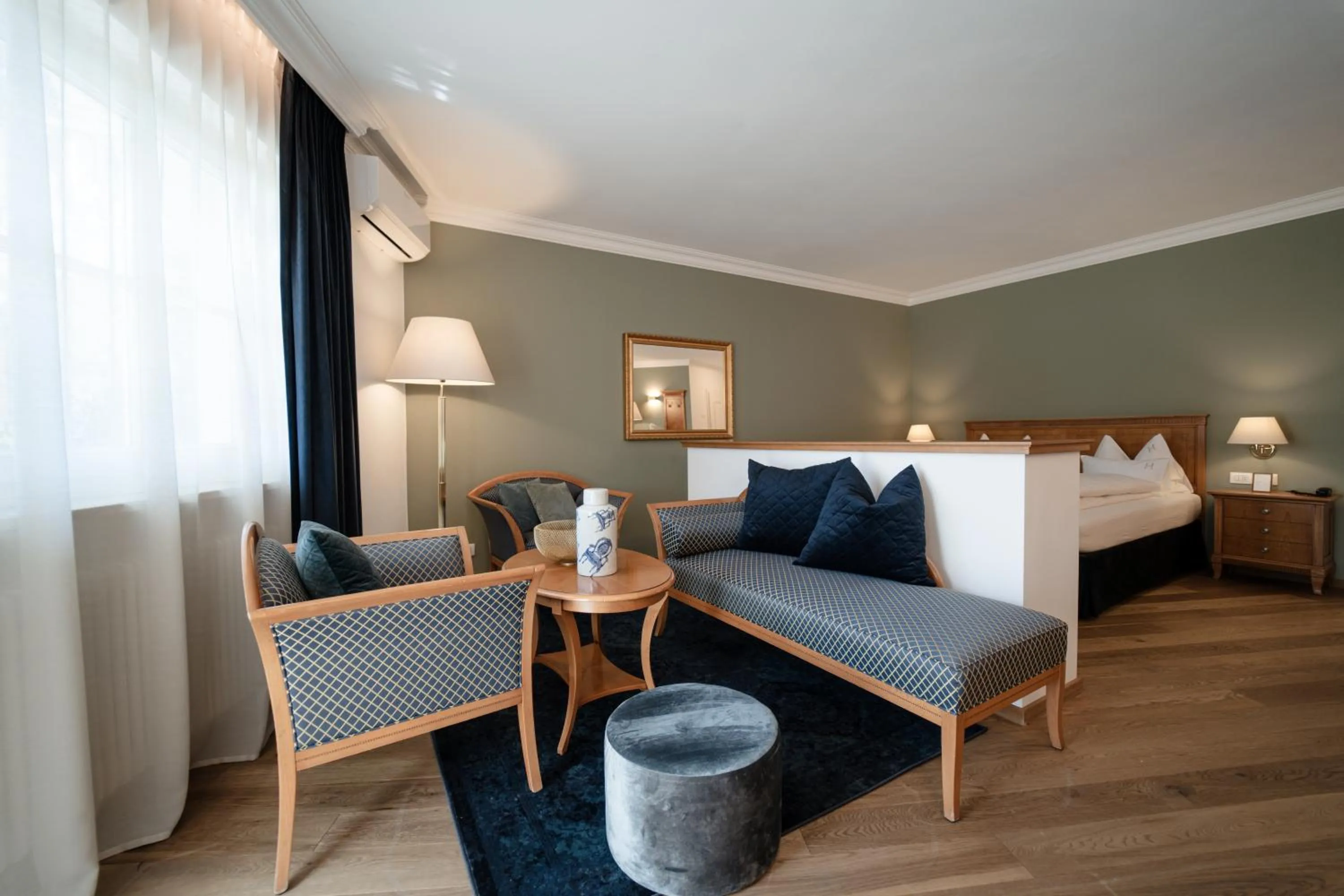 Seating area, Bed in Hotel Hanswirt