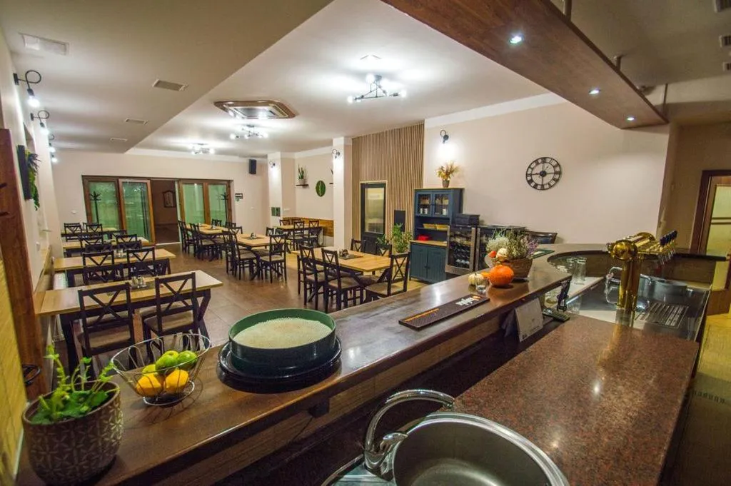 Restaurant/places to eat in Hotel Sport