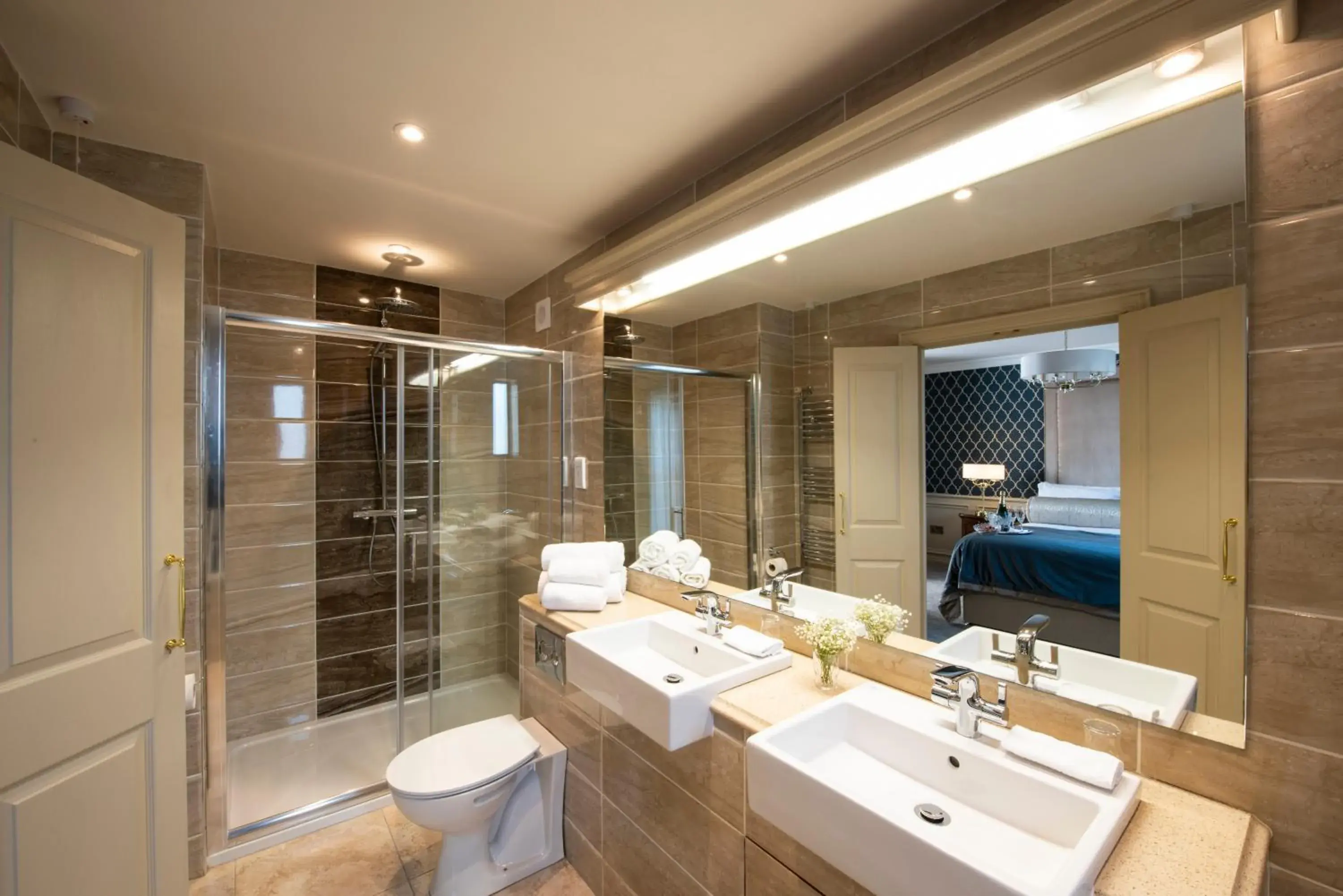 Deluxe Suite in Kee's Hotel Deluxe Suite in Kee's Hotel