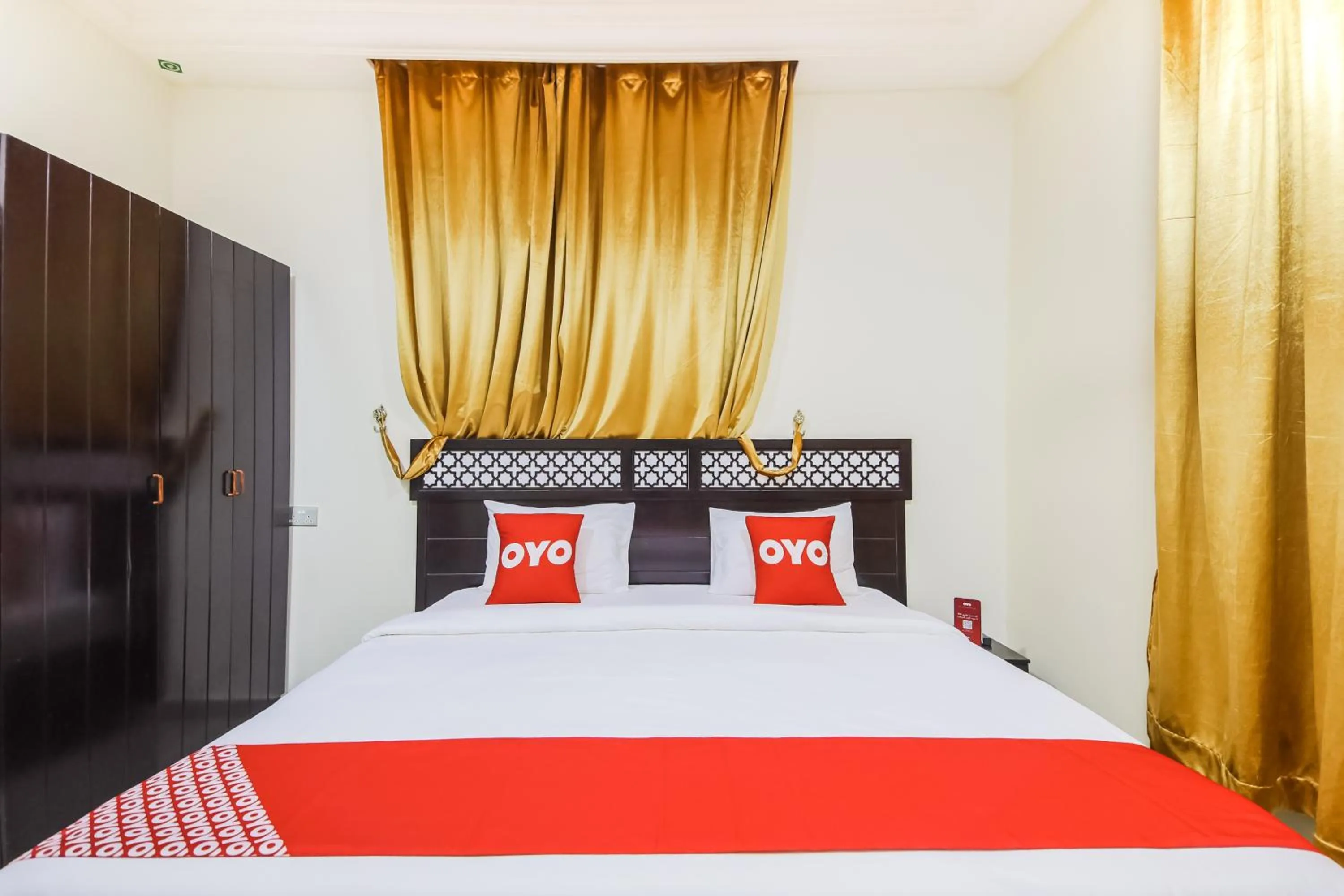 Bedroom, Bed in Ras Al Hadd Waves Hotel