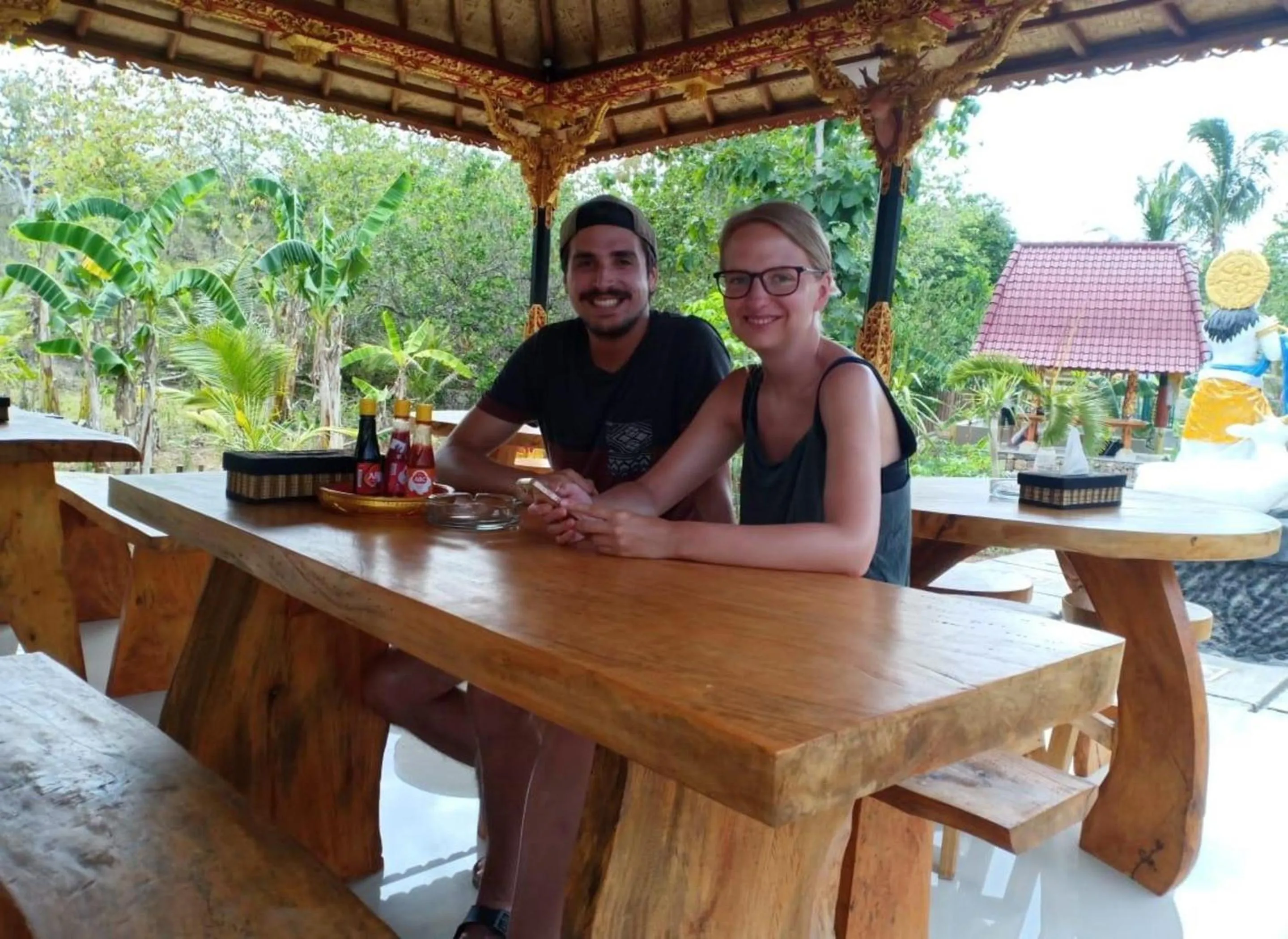 Restaurant/places to eat in Green Kubu Asri Villa