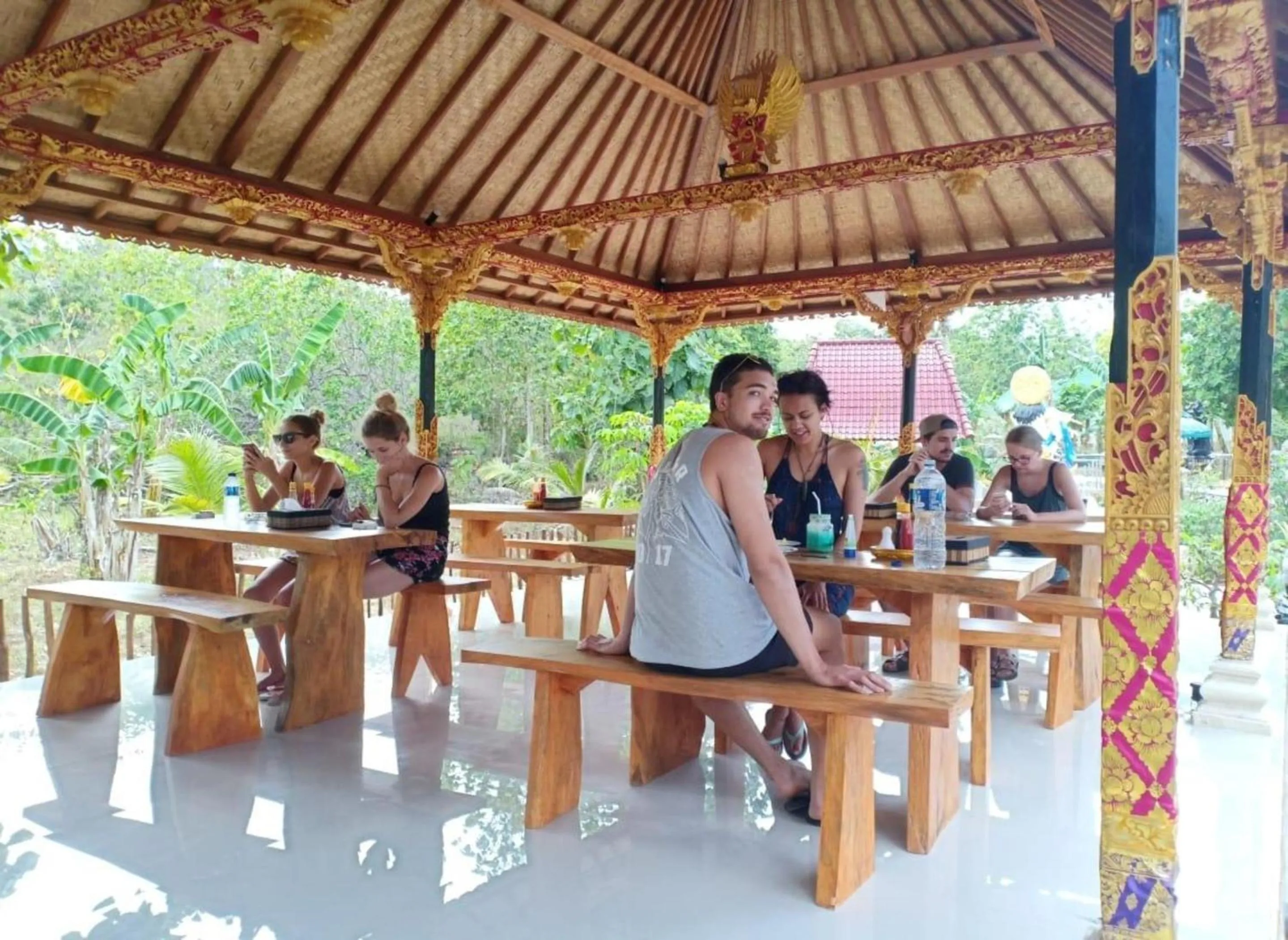 Restaurant/places to eat in Green Kubu Asri Villa