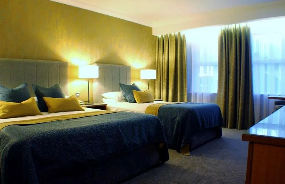 Photo of the whole room, Bed in Downings Bay Hotel