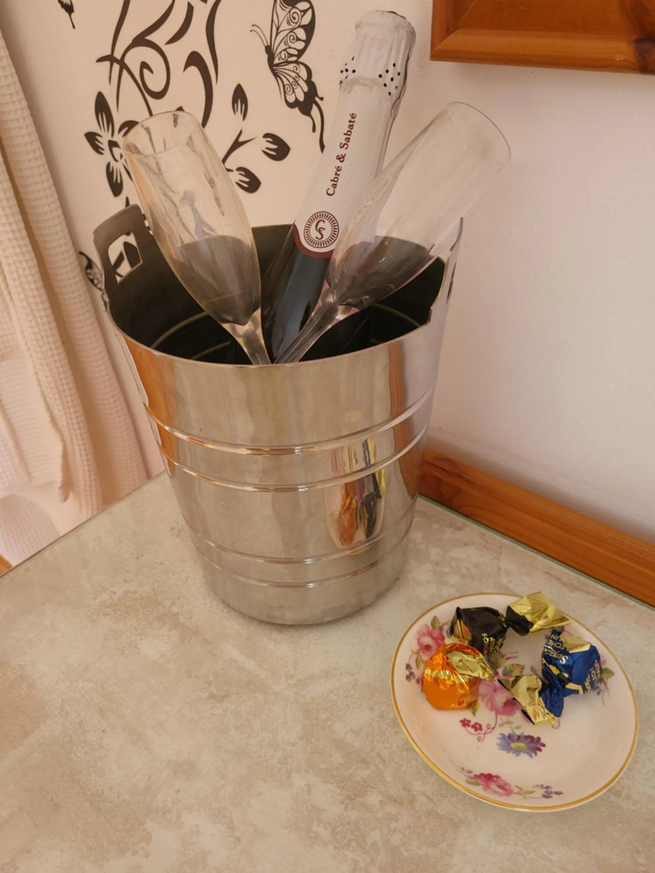 room service in Casa Mariposa