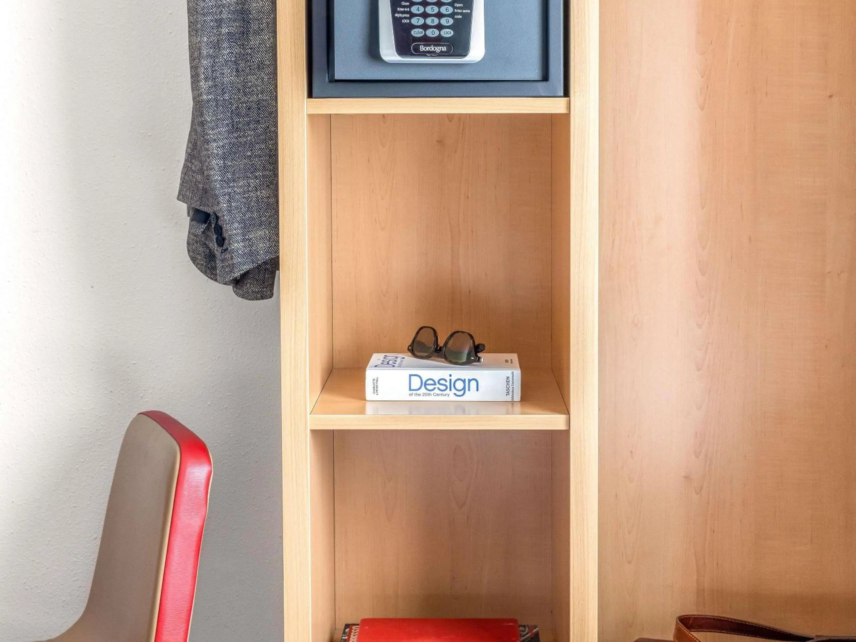 Bedroom in Ibis Lugano Paradiso