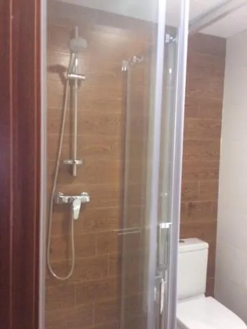 Shower in Hotel Herreros