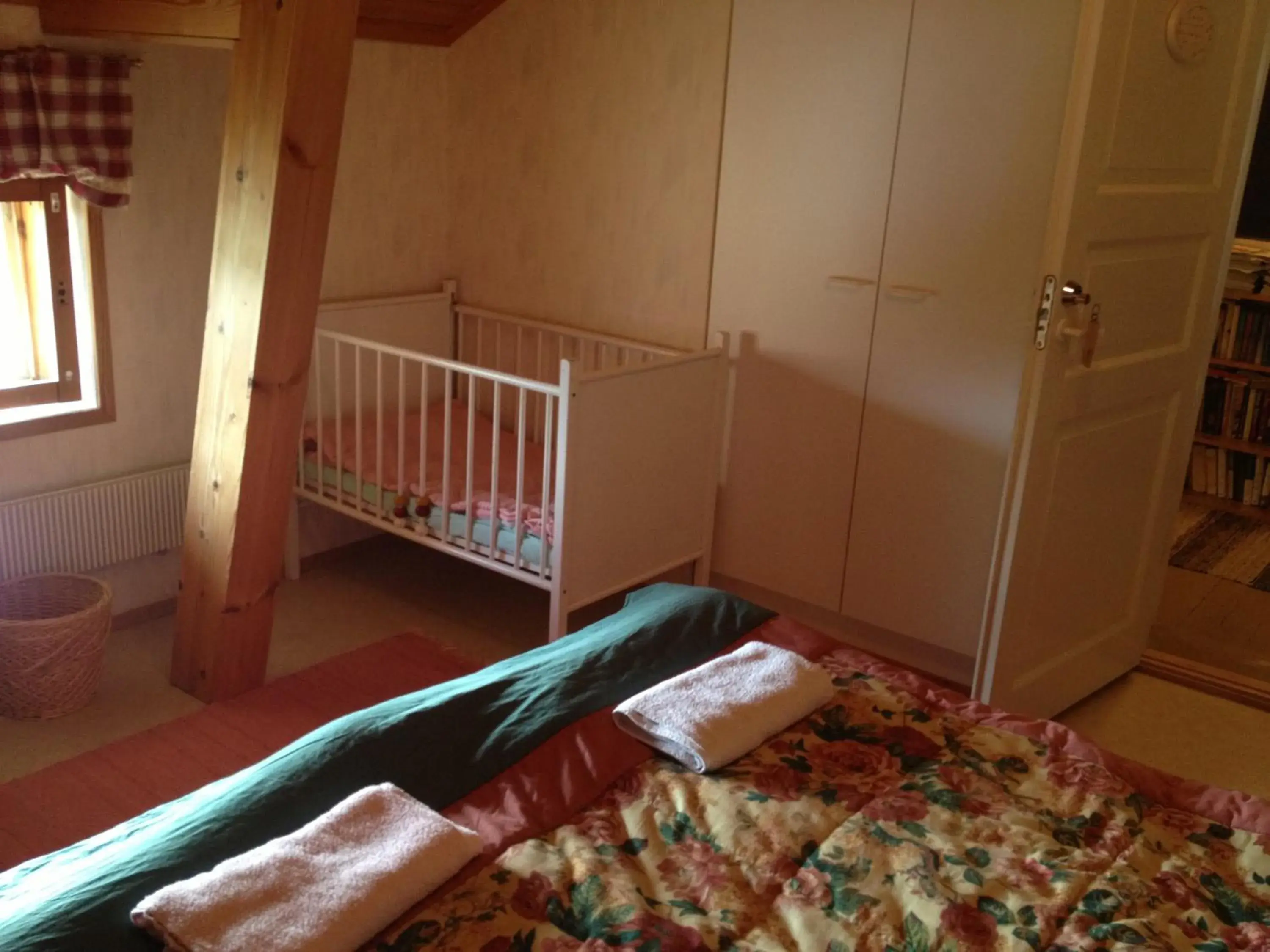 Family Room with Shared Bathroom - Leinikki in Hyvölän Talo Family Room with Shared Bathroom - Leinikki in Hyvölän Talo