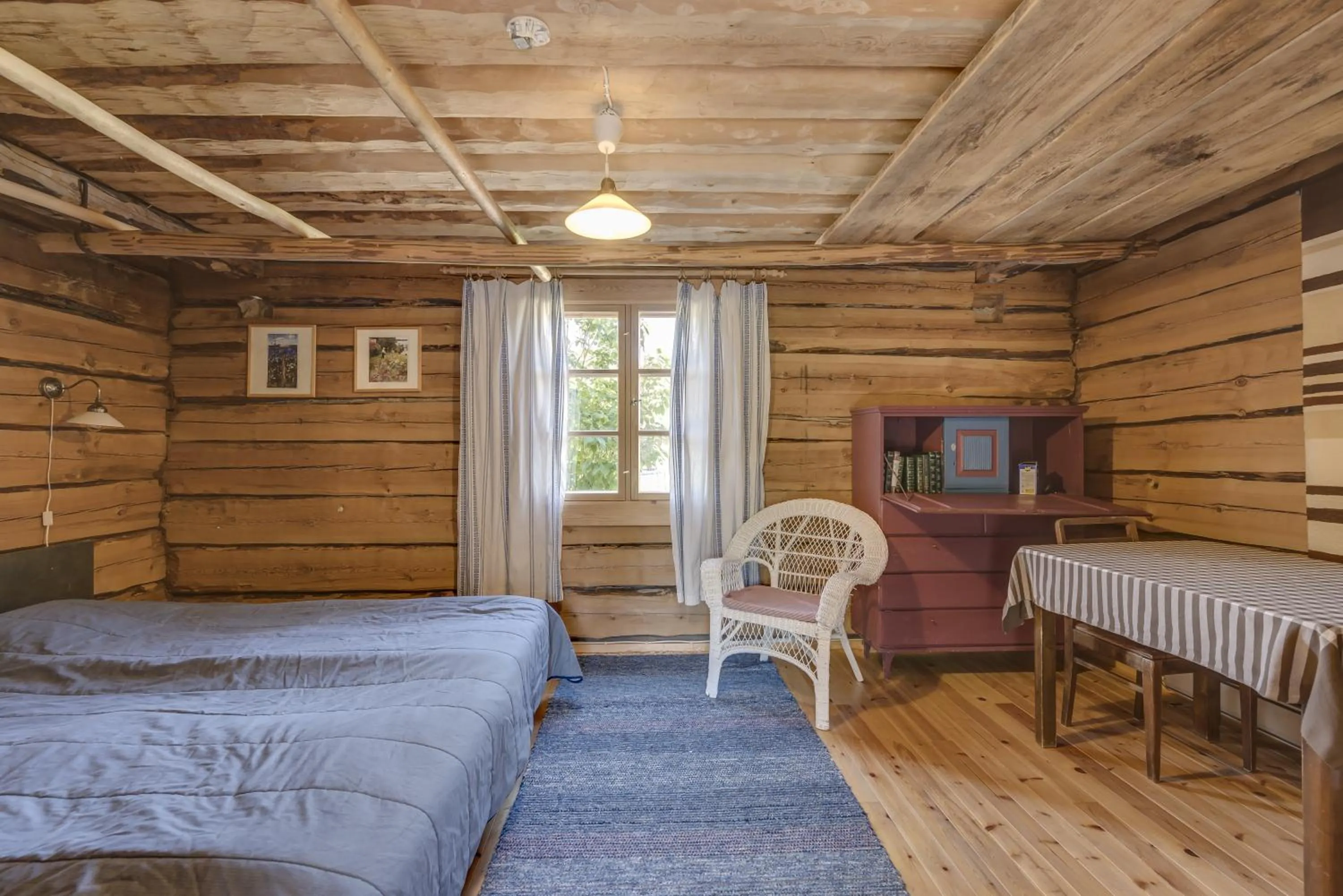 Photo of the whole room in Hyvölän Talo