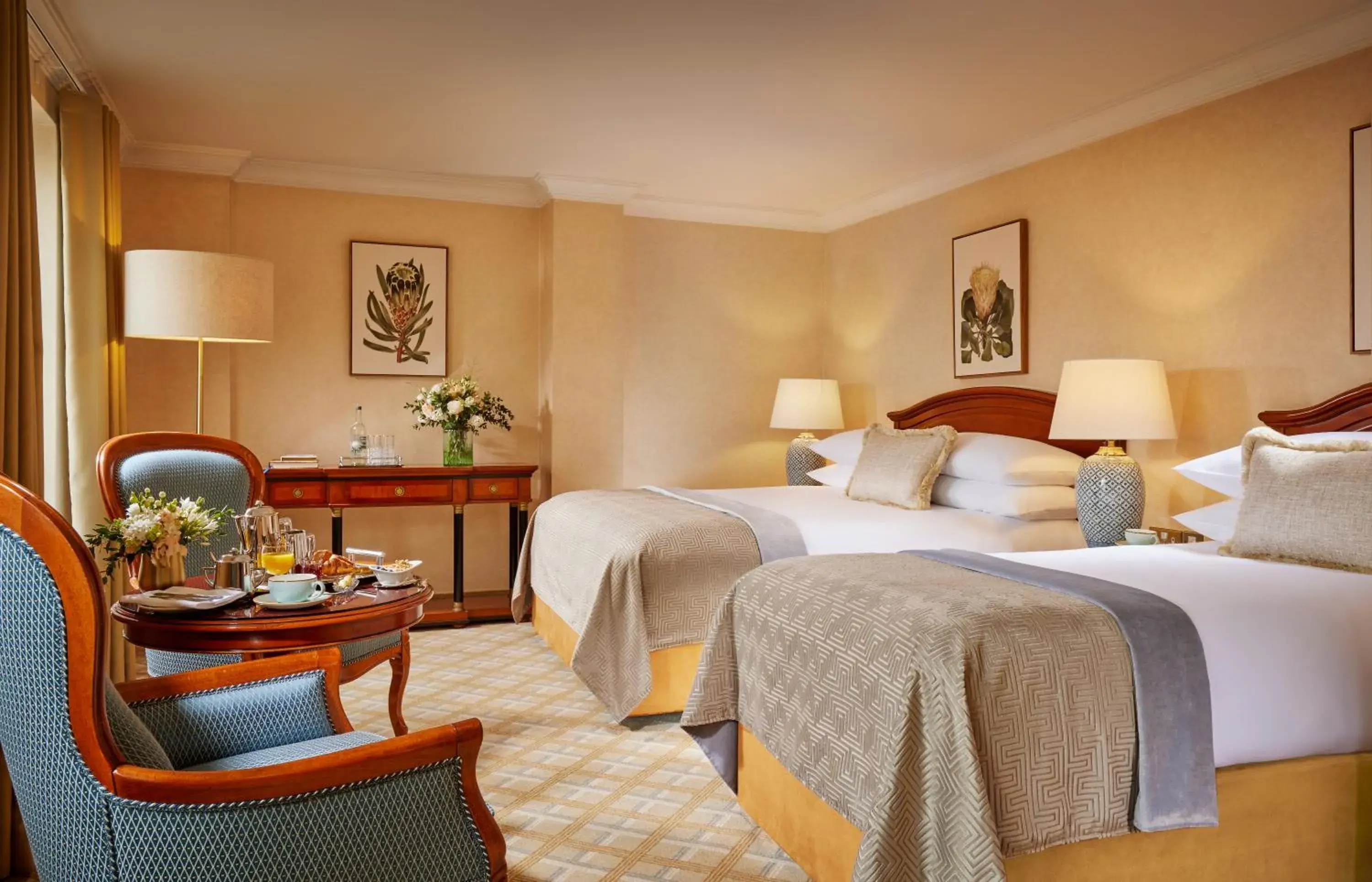 Deluxe King Room in Killarney Plaza Hotel & Spa Deluxe King Room in Killarney Plaza Hotel & Spa