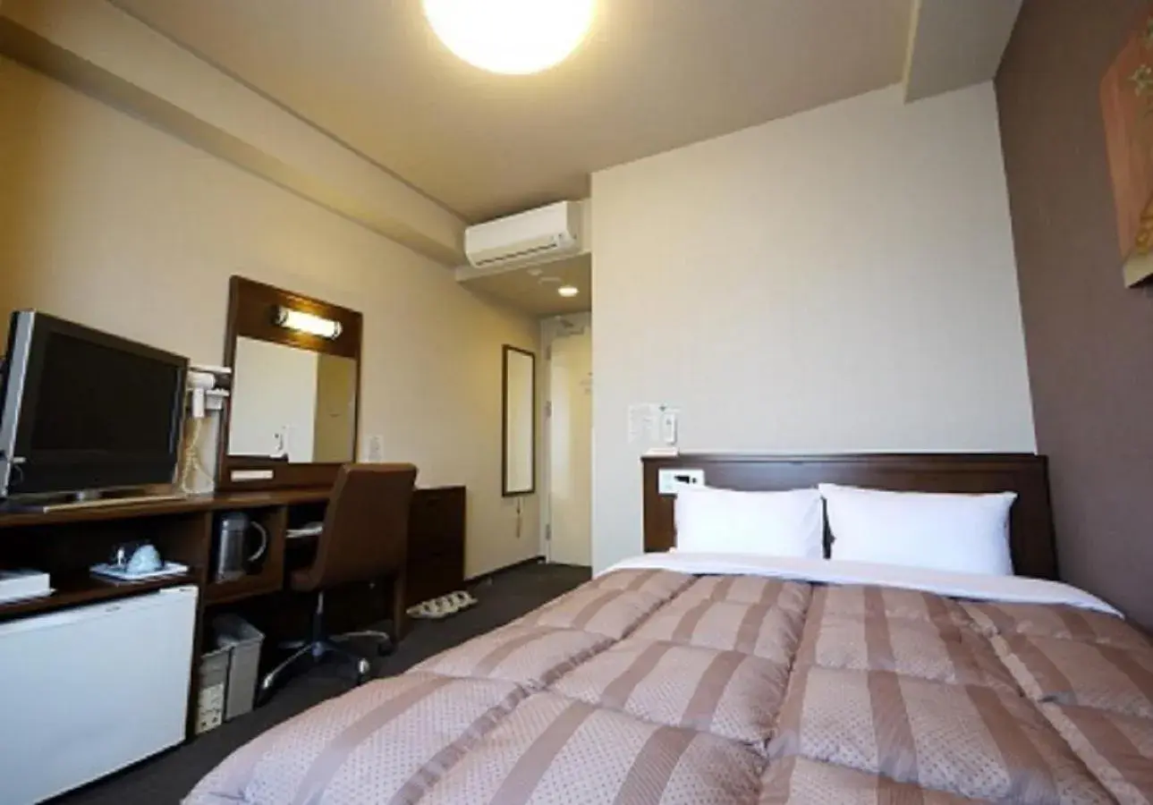 Double Room with Small Double Bed - Smoking in Hotel Route-inn Koriyama Inter Double Room with Small Double Bed - Smoking in Hotel Route-inn Koriyama Inter