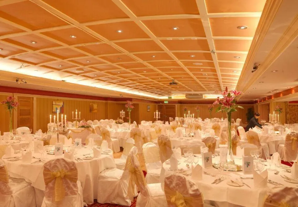 Banquet/Function facilities in Killarney Avenue