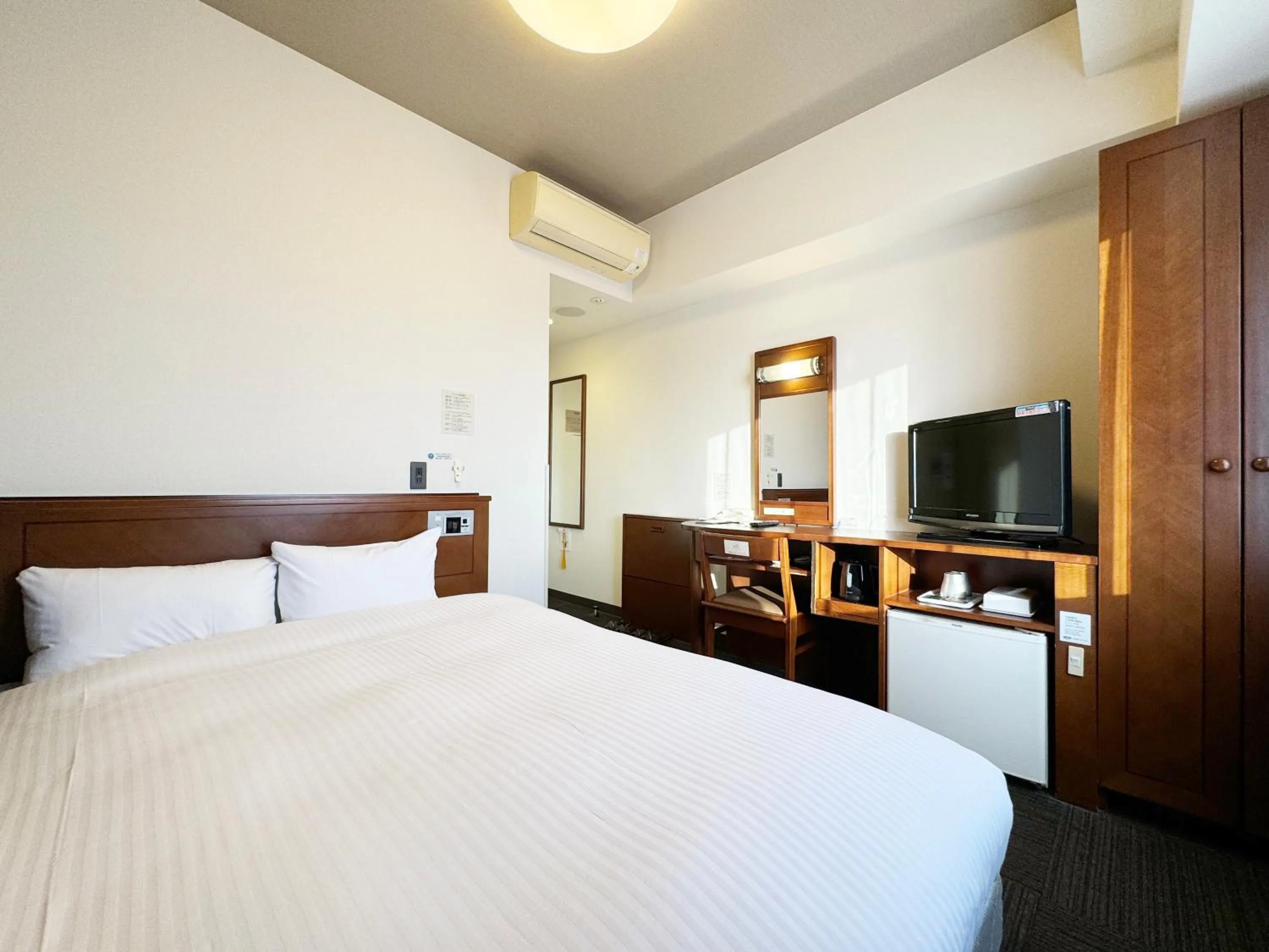 Photo of the whole room, Bed in Hotel Route-Inn Koriyama Minami