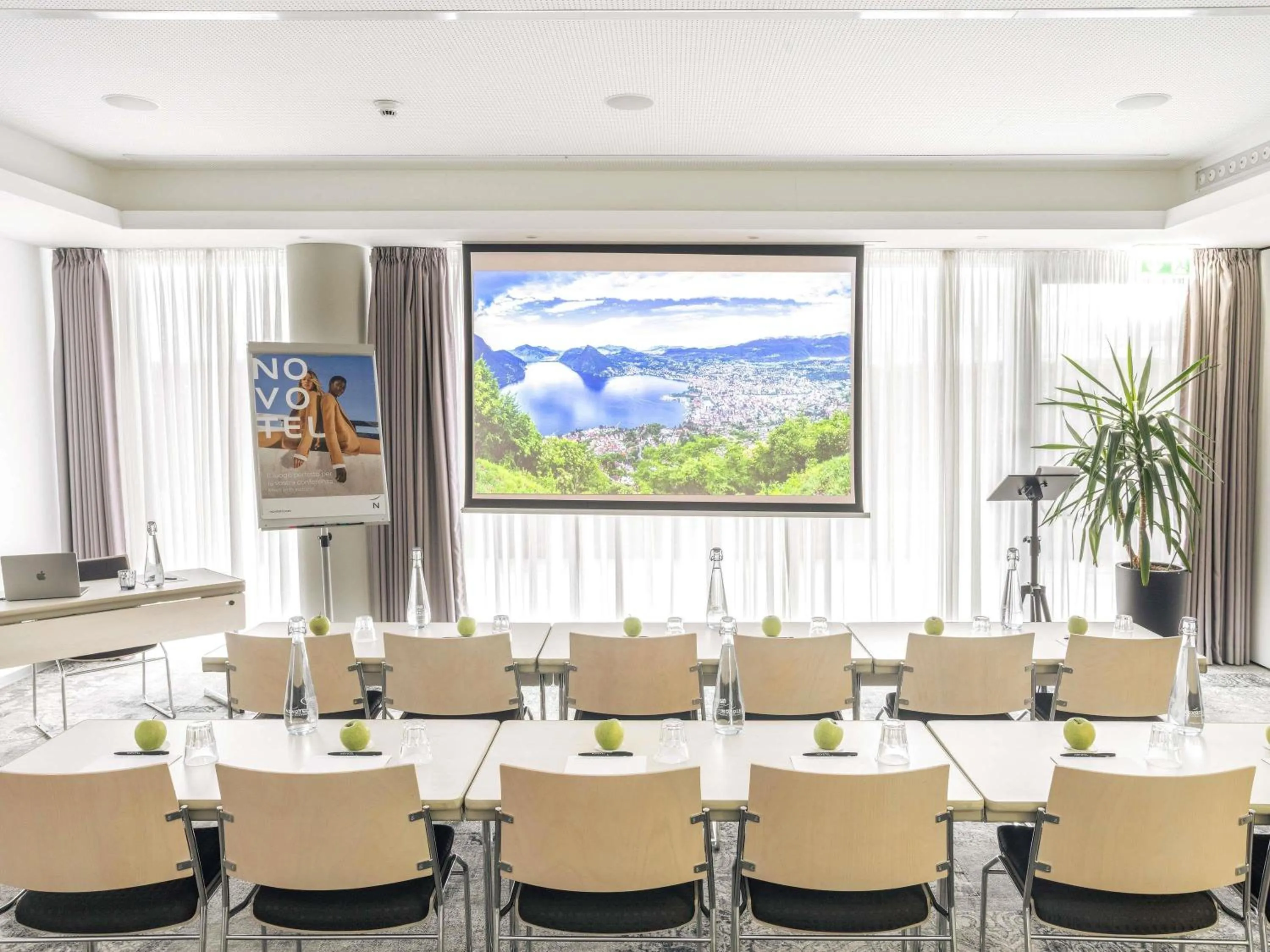 Meeting/conference room in Novotel Lugano Paradiso