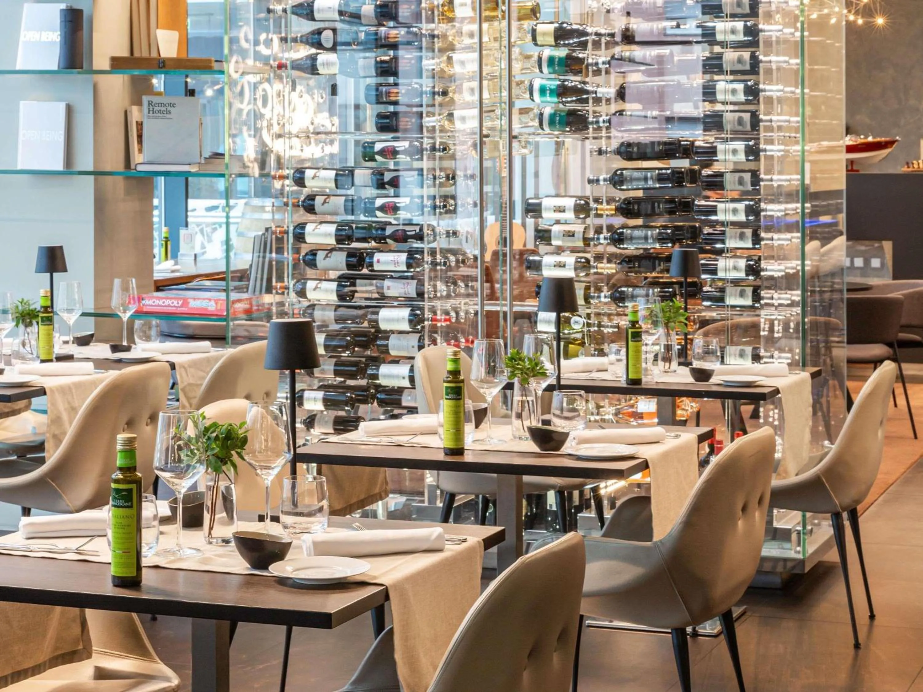 Restaurant/places to eat in Novotel Lugano Paradiso