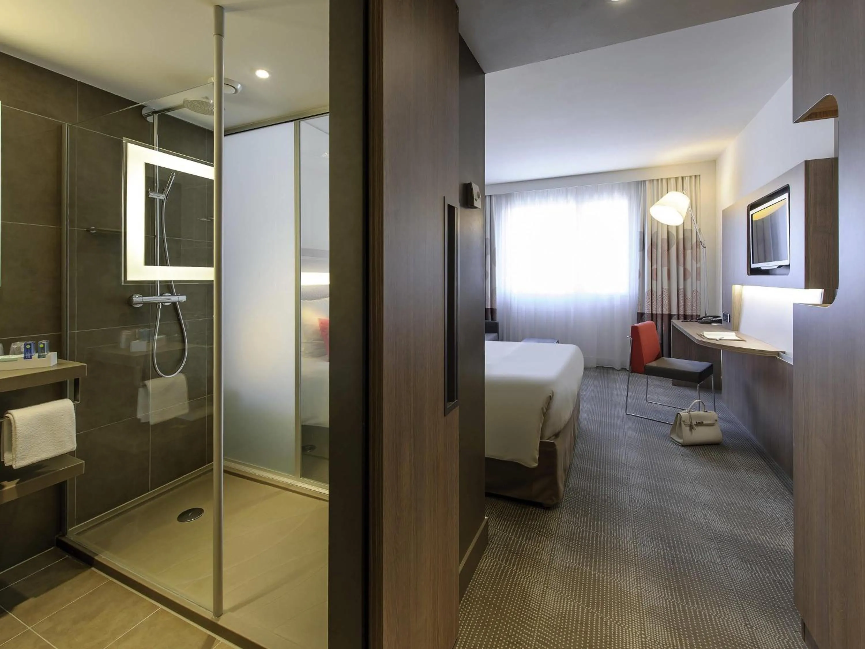 Bedroom in Novotel Lugano Paradiso