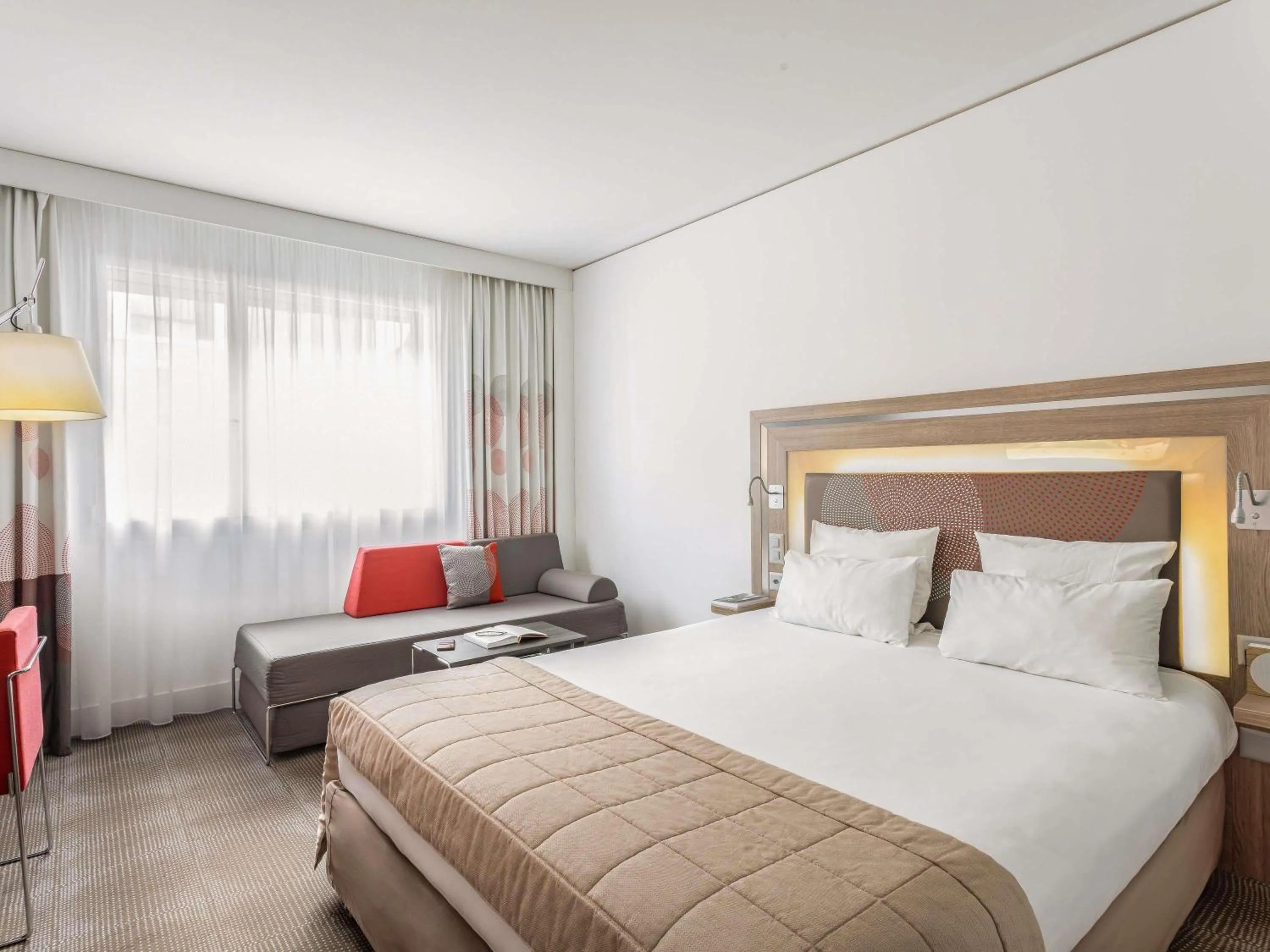 Bedroom, Bed in Novotel Lugano Paradiso