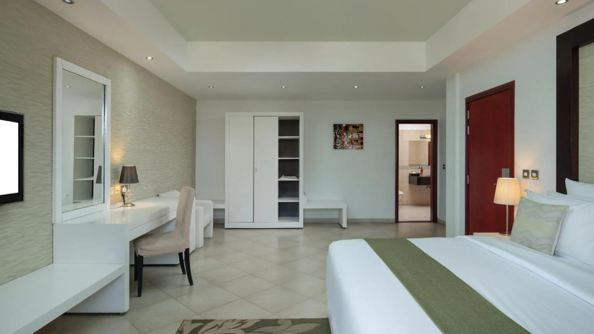 Bedroom in Peninsula Hotel Dar Es Salaam