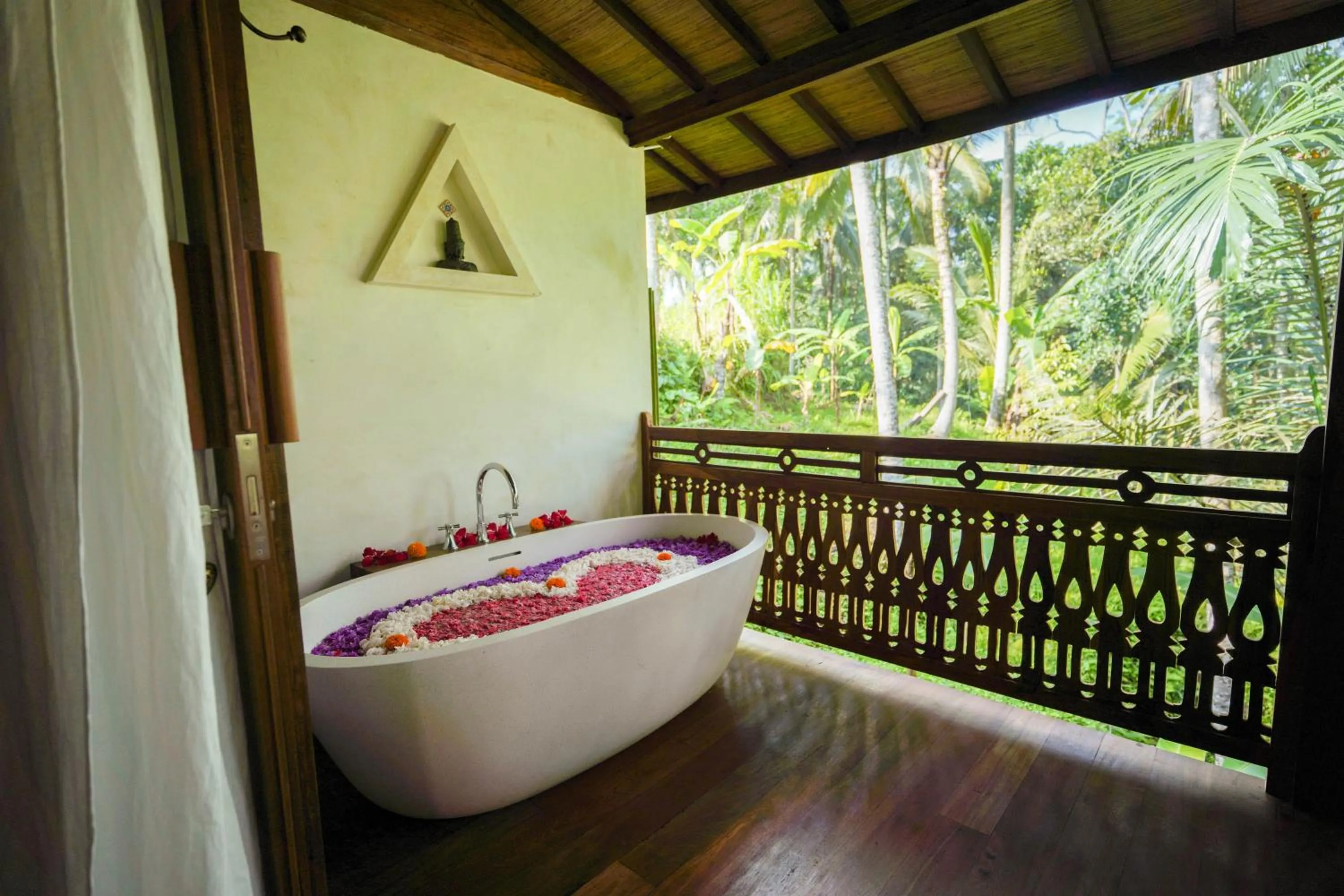 Bath in The Shala Bali