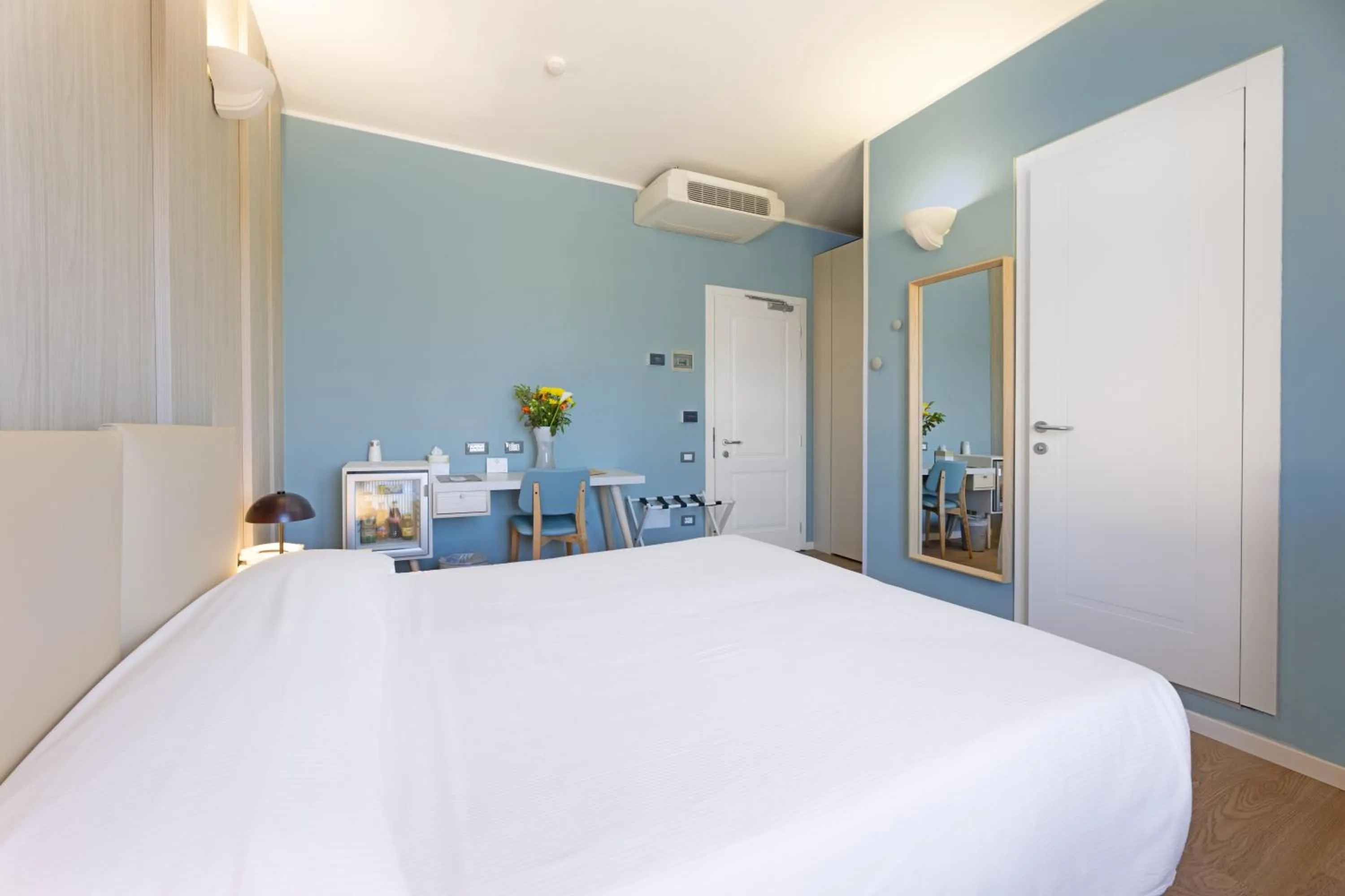 Bed in Hotel Riva del Sole