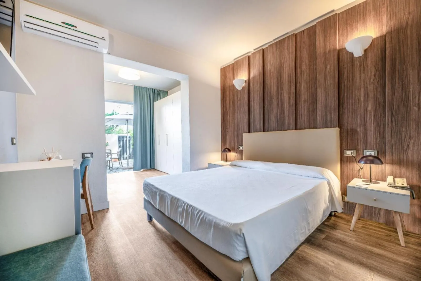 Bedroom, Bed in Hotel Riva del Sole