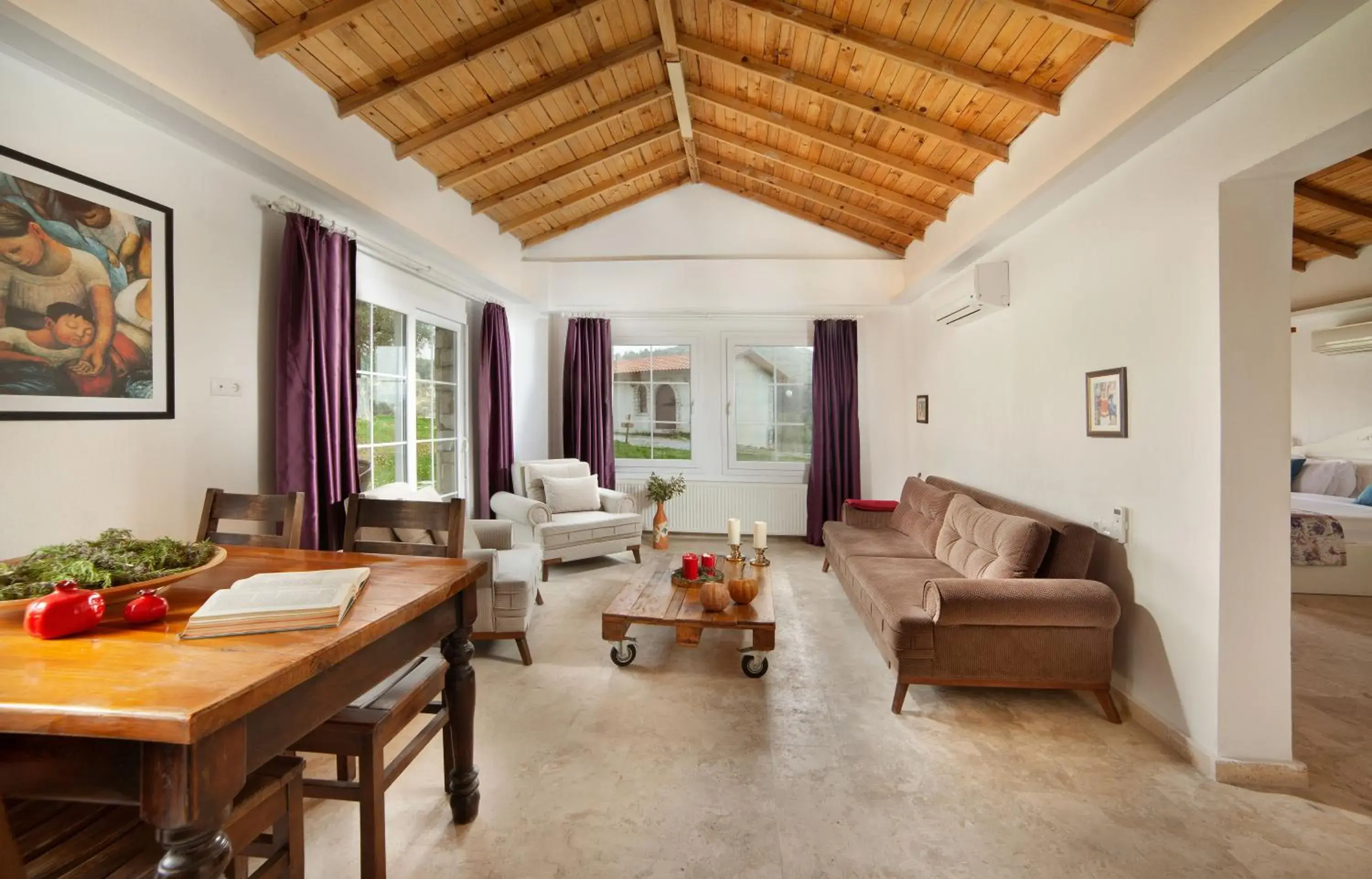 Executive Suite in VINIFERA VINEYARDS HOTEL Executive Suite in VINIFERA VINEYARDS HOTEL