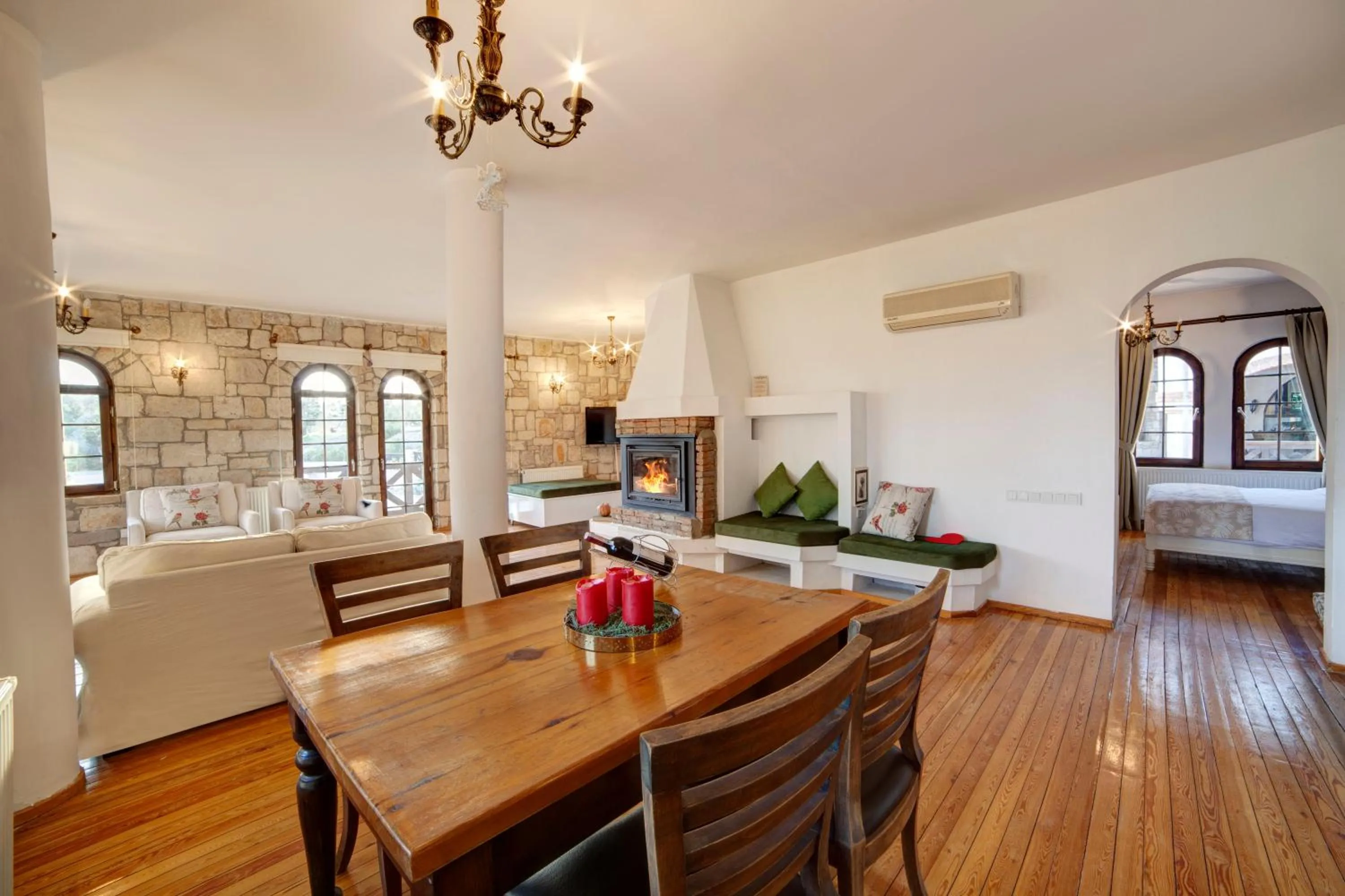 Living room in VINIFERA VINEYARDS HOTEL