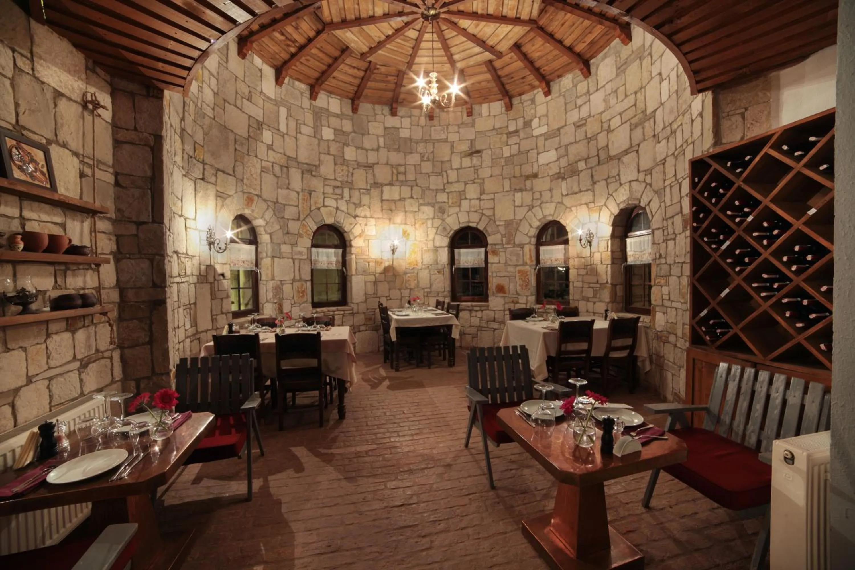 Restaurant/places to eat in VINIFERA VINEYARDS HOTEL